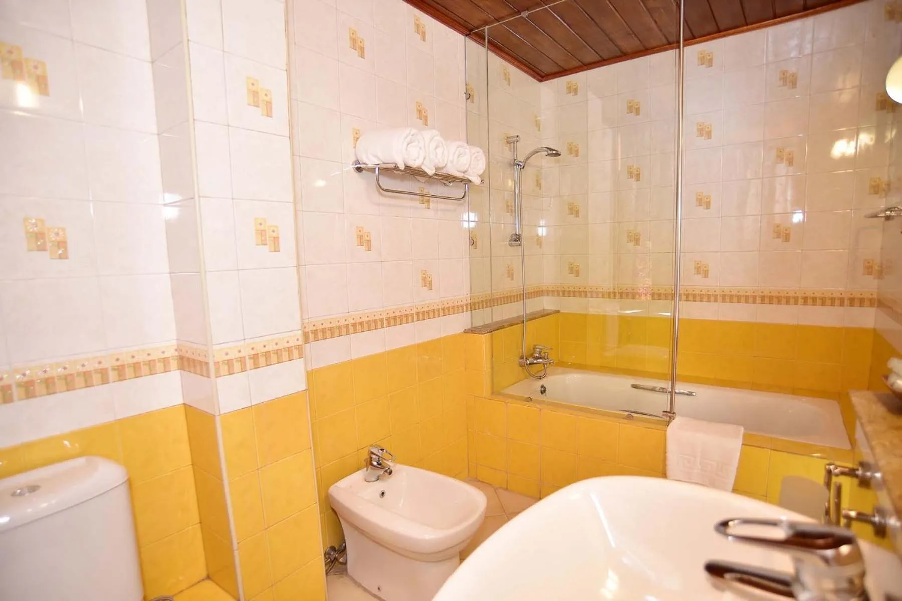 Shower in Colombo Villa