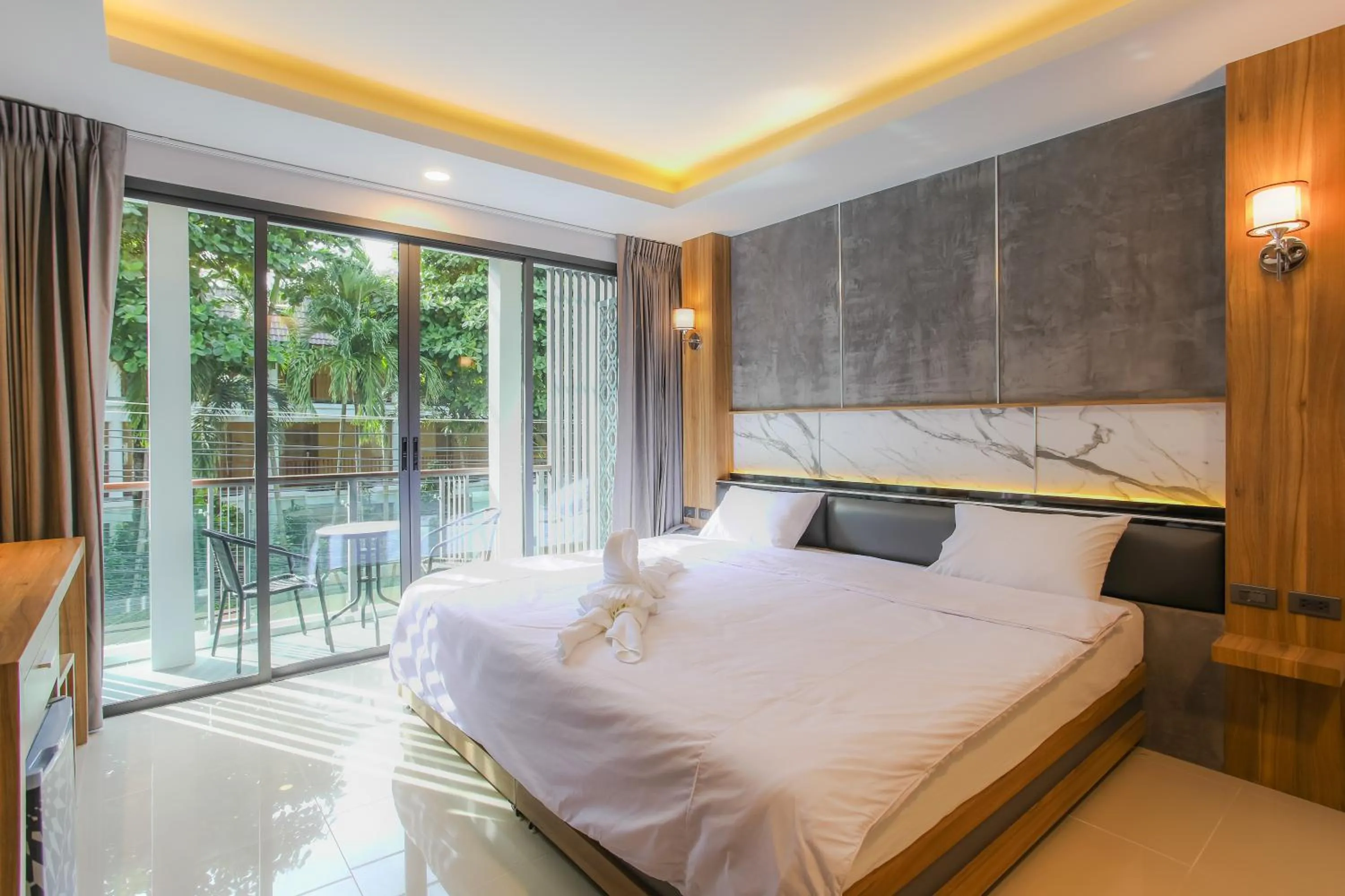 Bed in The Mantra Hotel Kata Noi