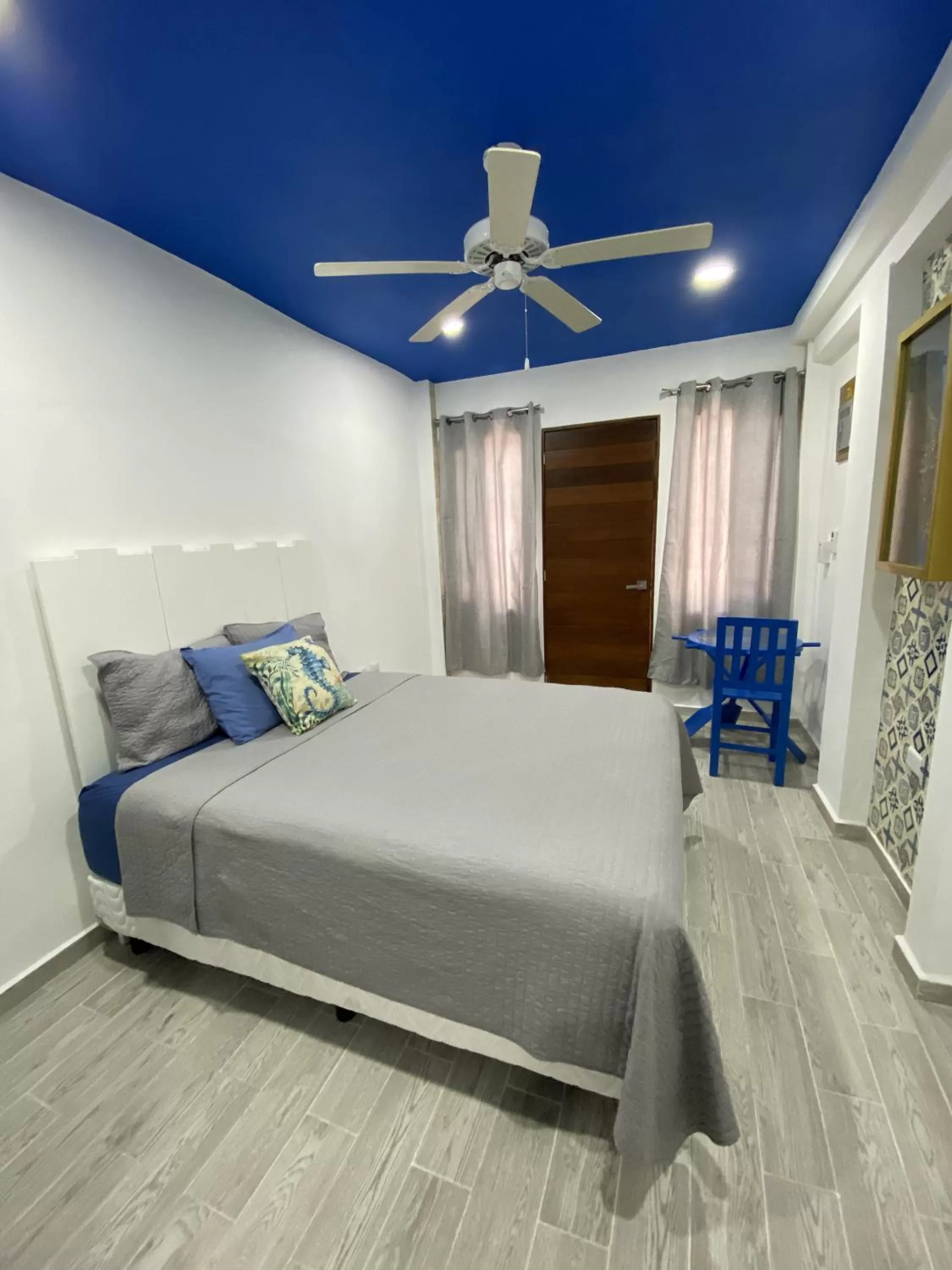 Photo of the whole room, Bed in Casa María