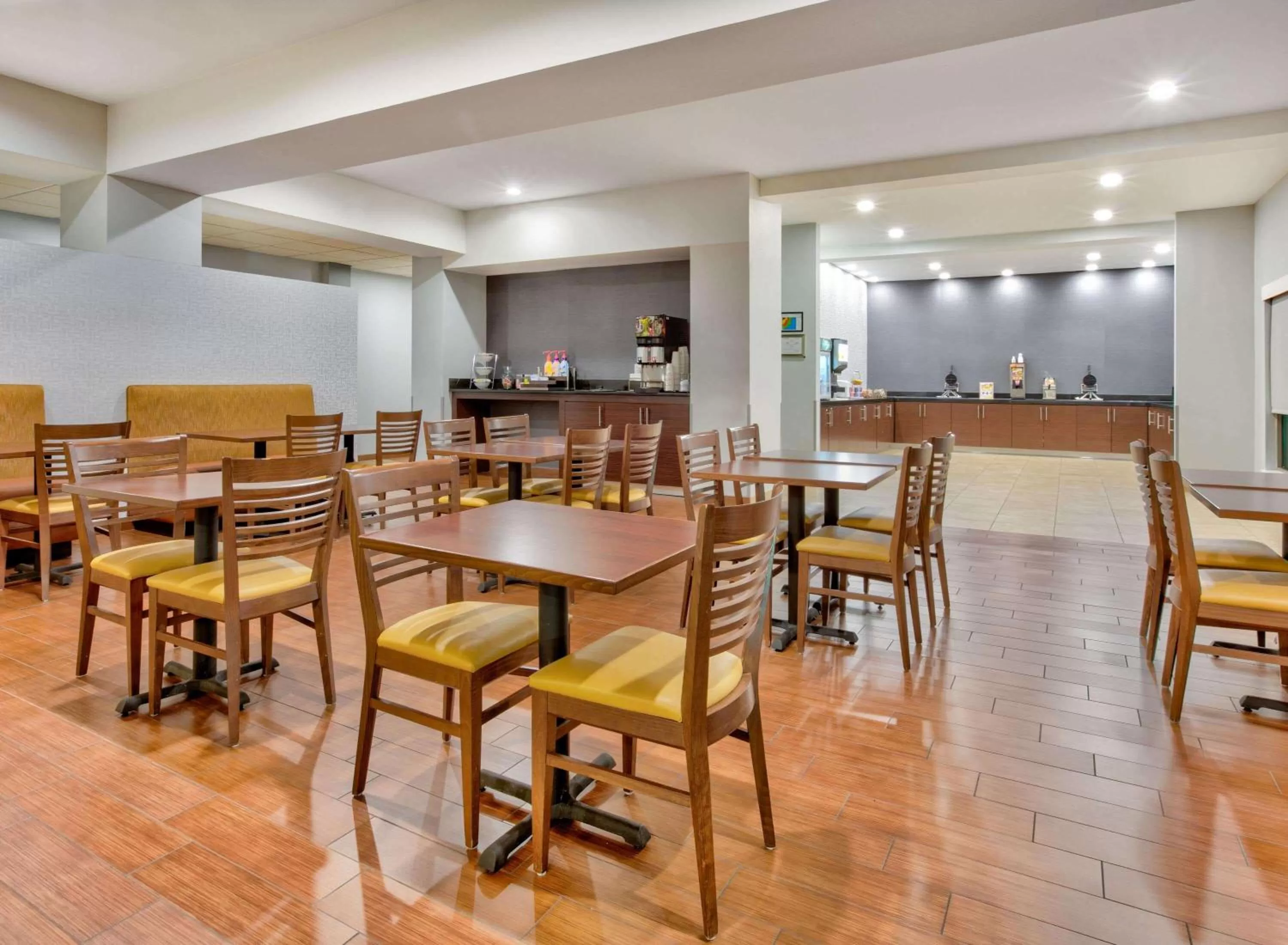 Restaurant/places to eat in Wingate by Wyndham Longview North