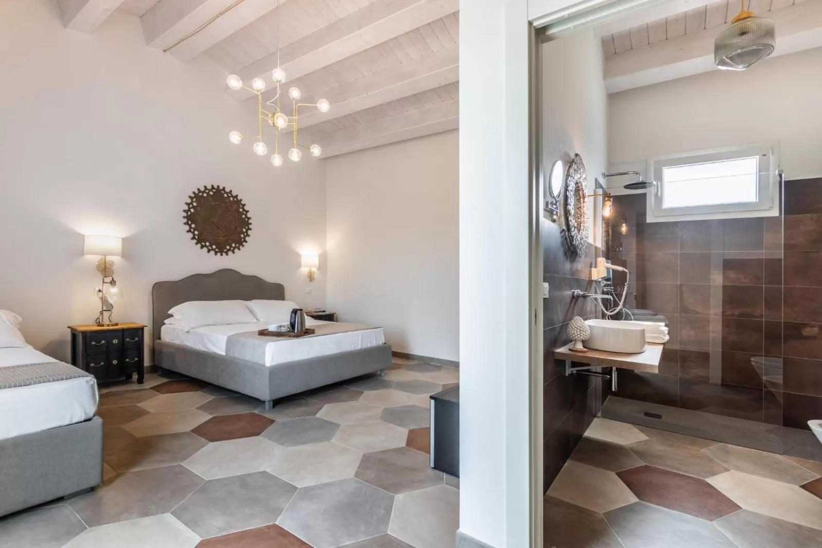 Photo of the whole room, Bed in Baglio Genovesi