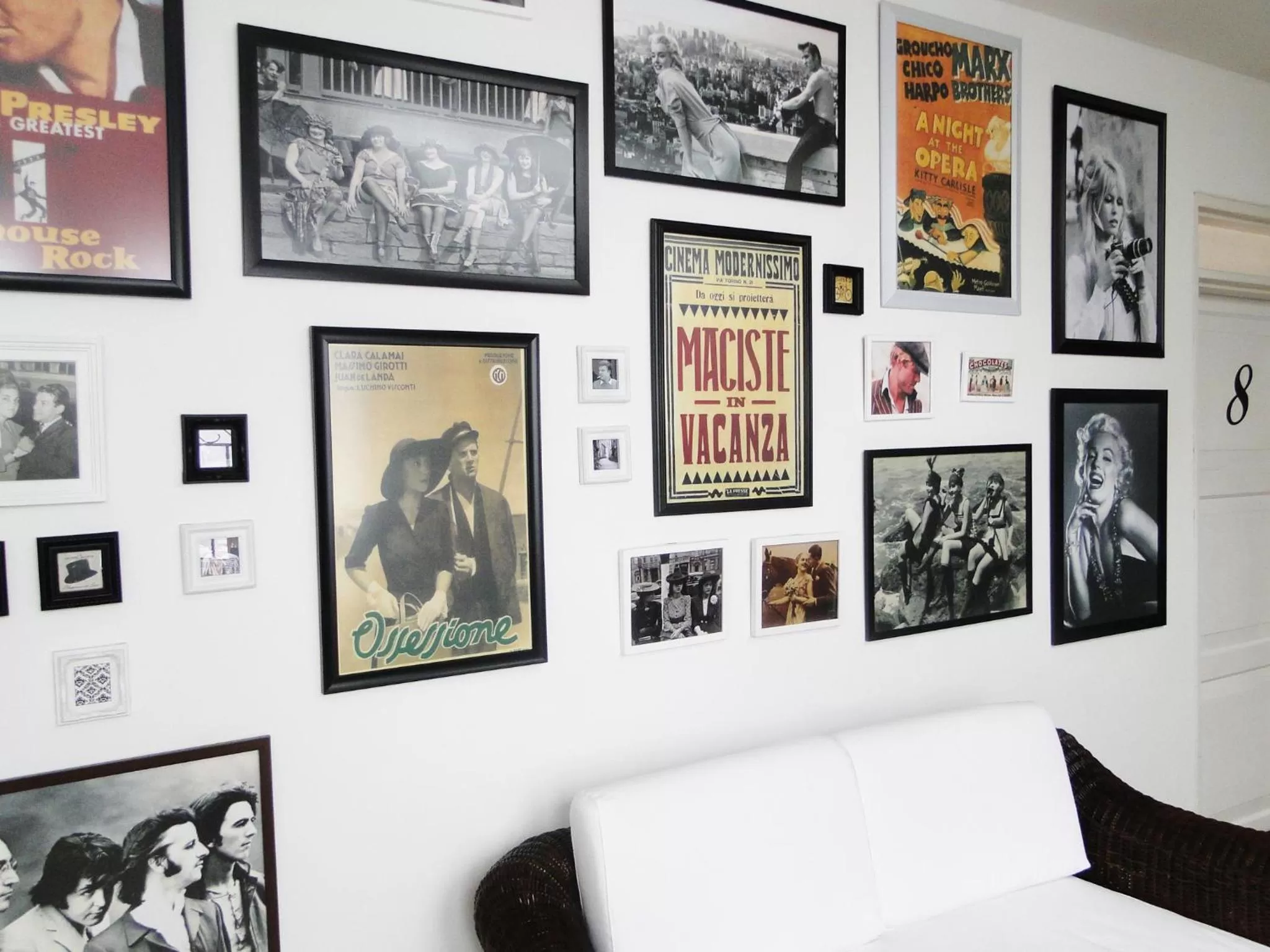 Decorative detail in Arco Apartasuites