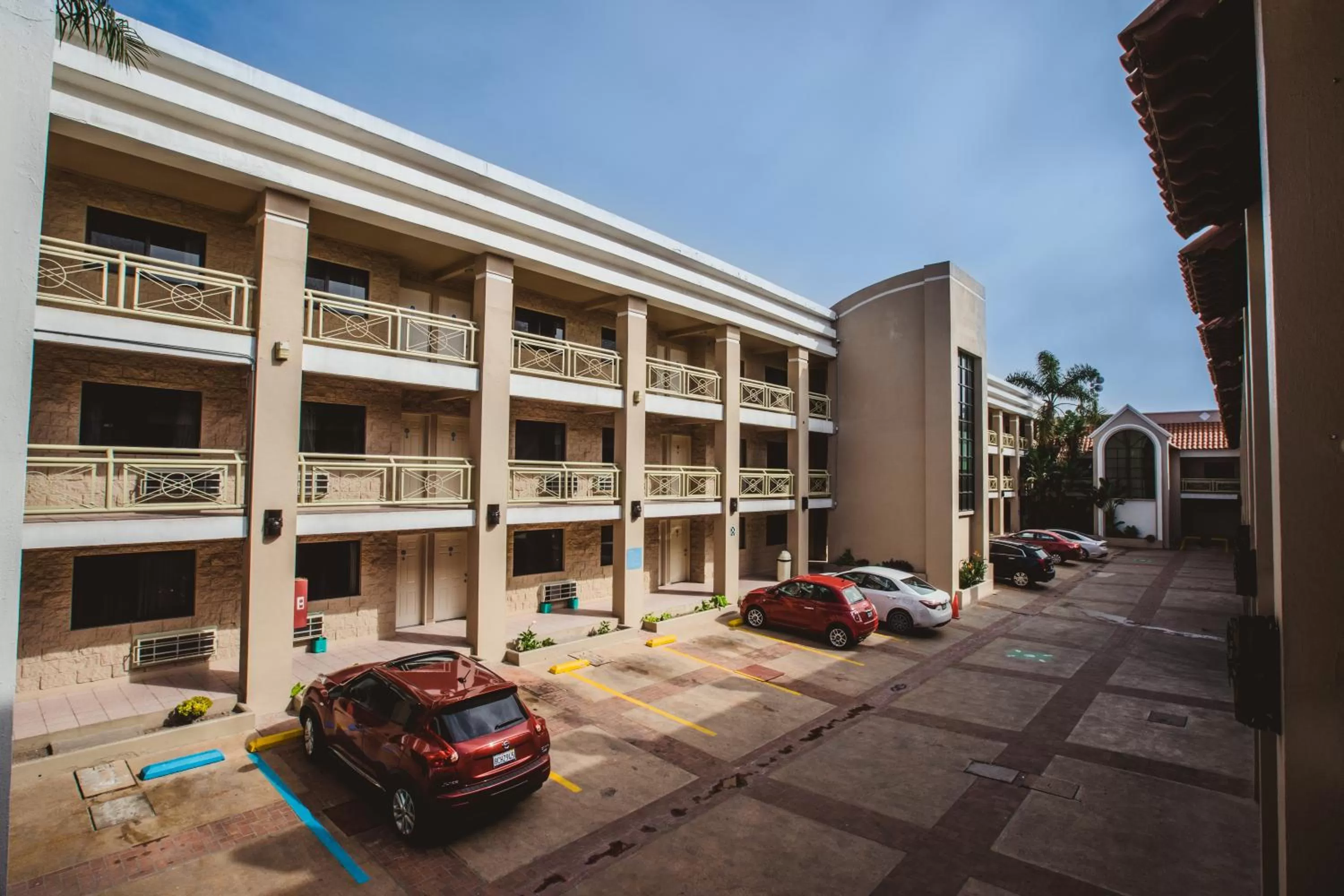Property building in Del Mar Inn Rosarito
