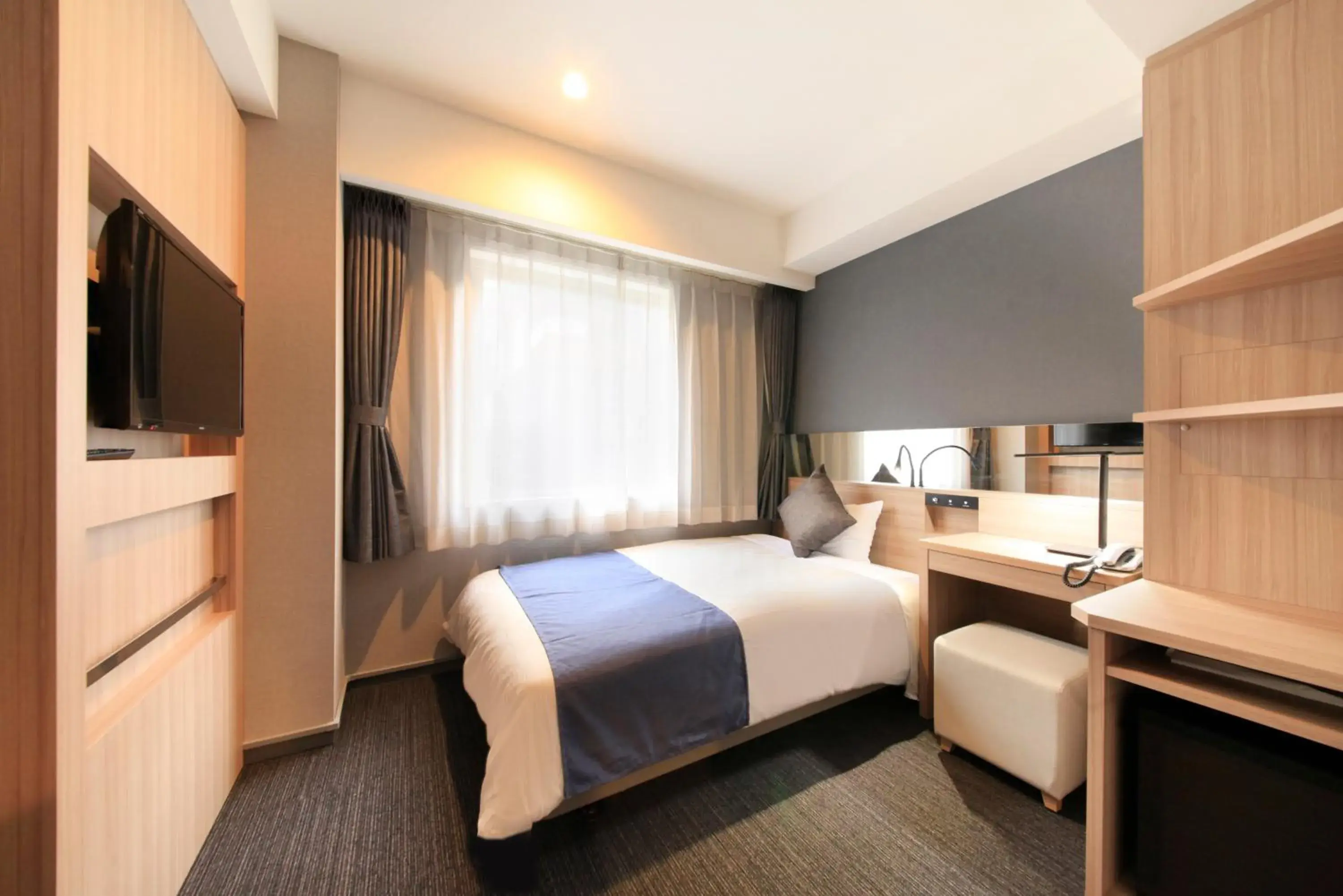 Single Room - Disability Access in Quintessa Hotel Osaka Shinsaibashi Comic & Books Single Room - Disability Access in Quintessa Hotel Osaka Shinsaibashi Comic & Books