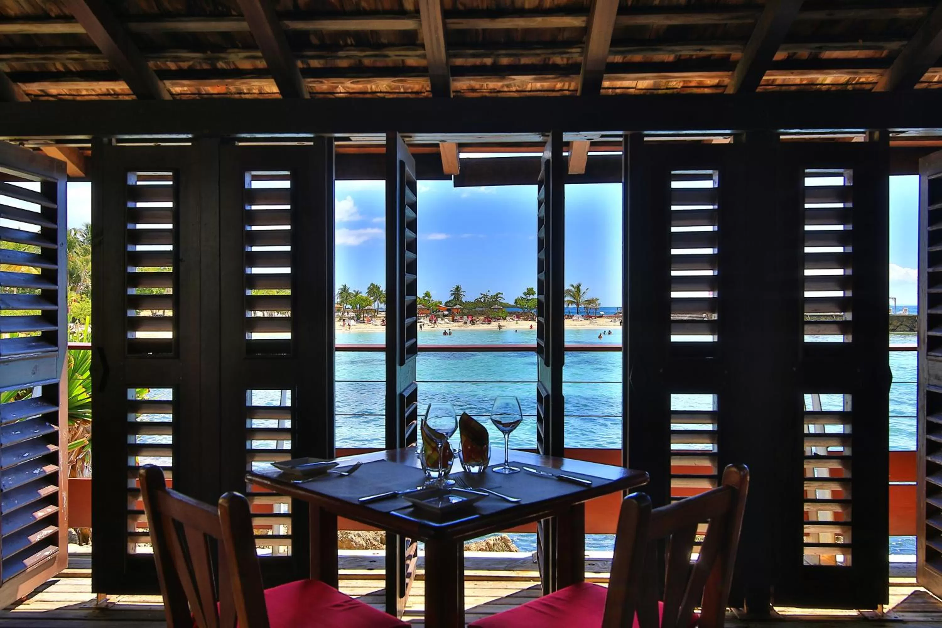 Restaurant/places to eat in Mahogany Hotel Residence & Spa