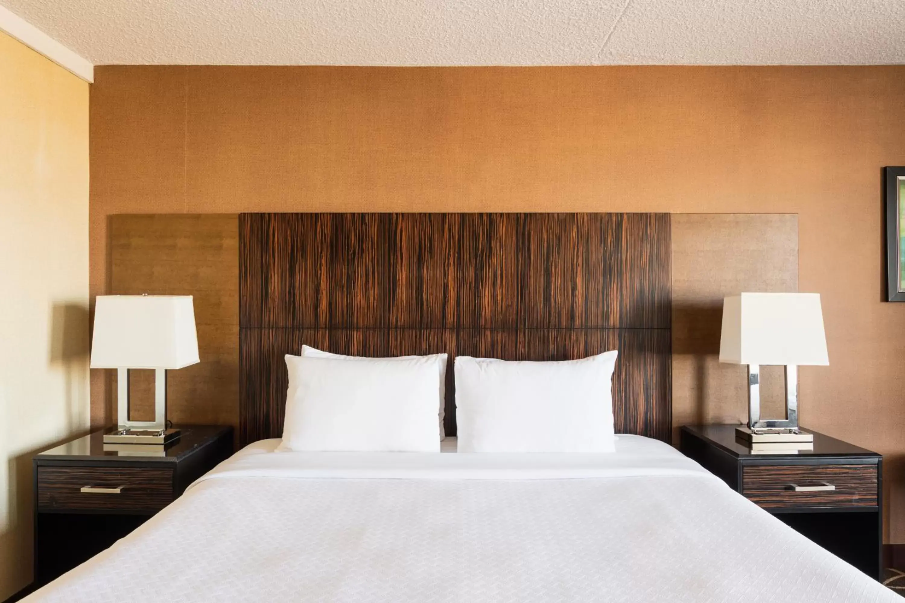 Standard Room in Crowne Plaza Newark Airport by IHG Standard Room in Crowne Plaza Newark Airport by IHG