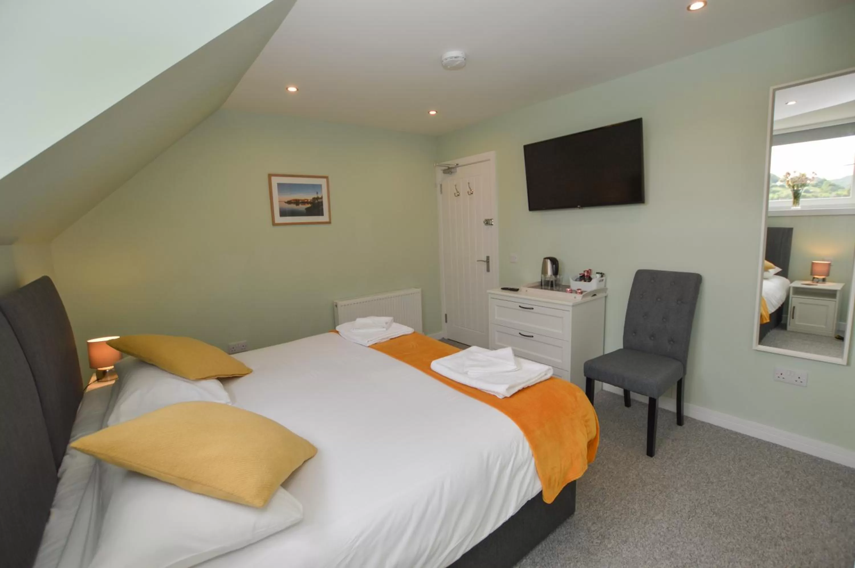 Bedroom, Bed in Fairhaven, Oban Town Centre