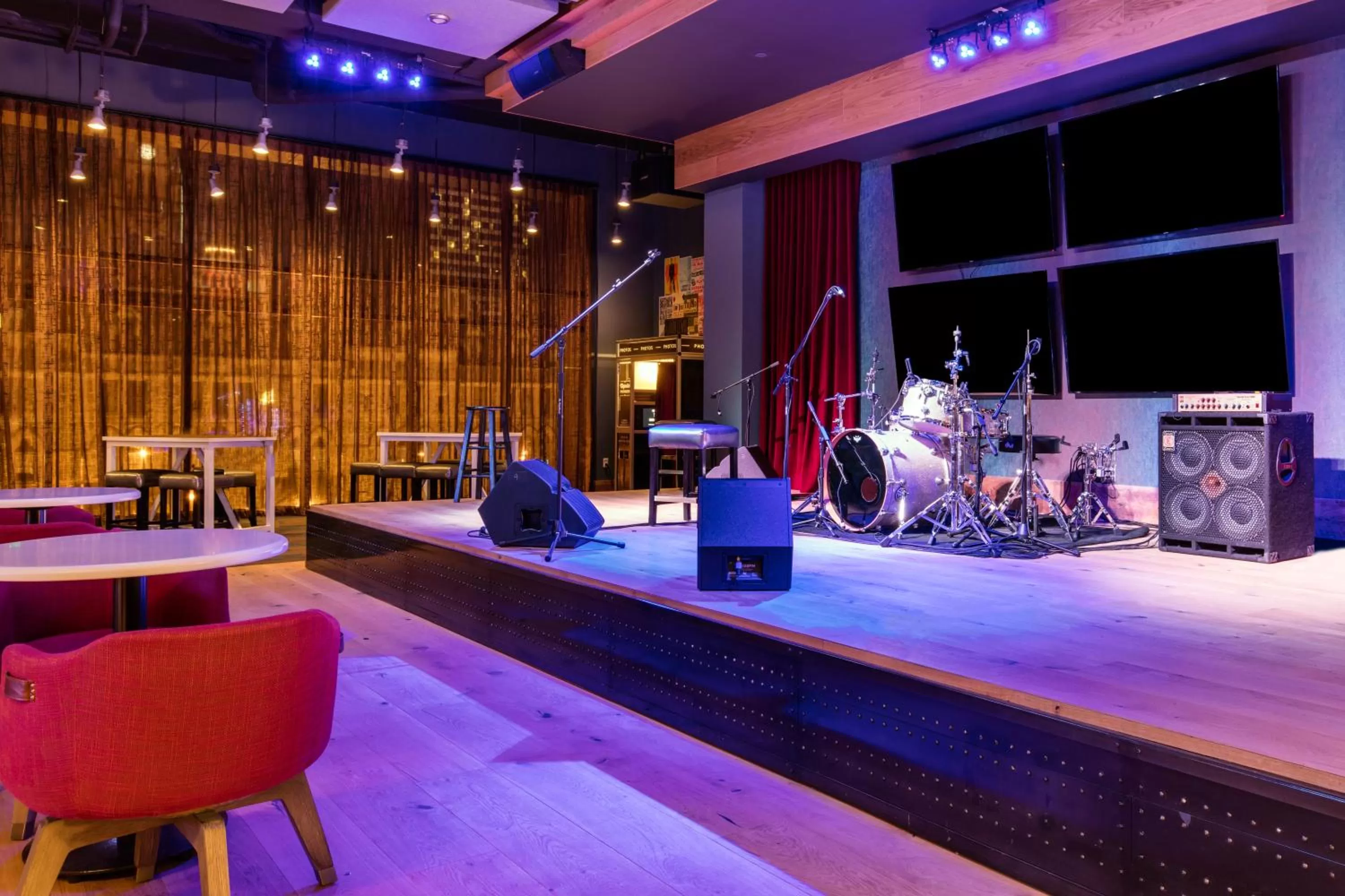 Lounge or bar in Cambria Hotel Nashville Downtown