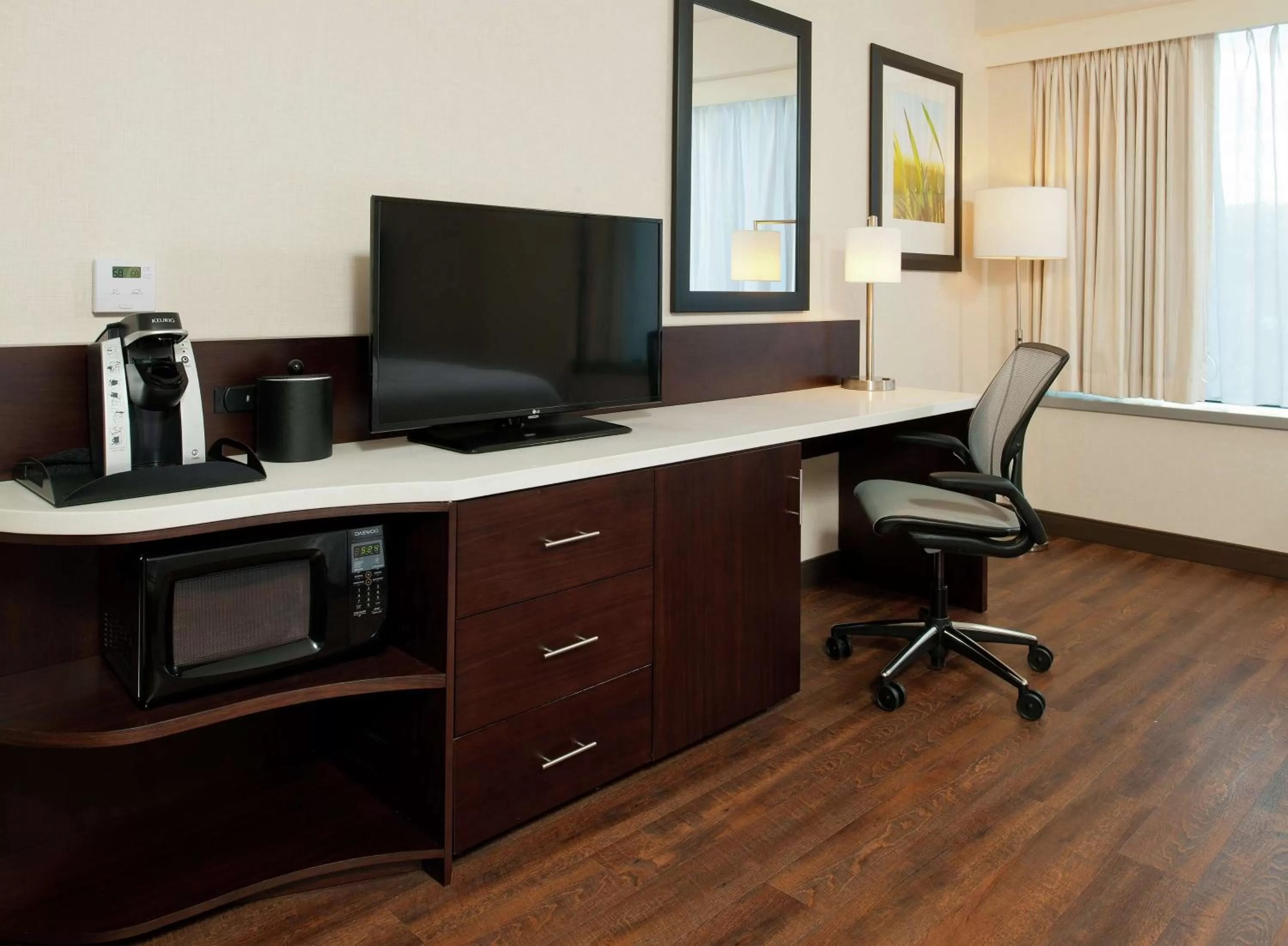 Bedroom in Hilton Garden Inn Pittsburgh Downtown