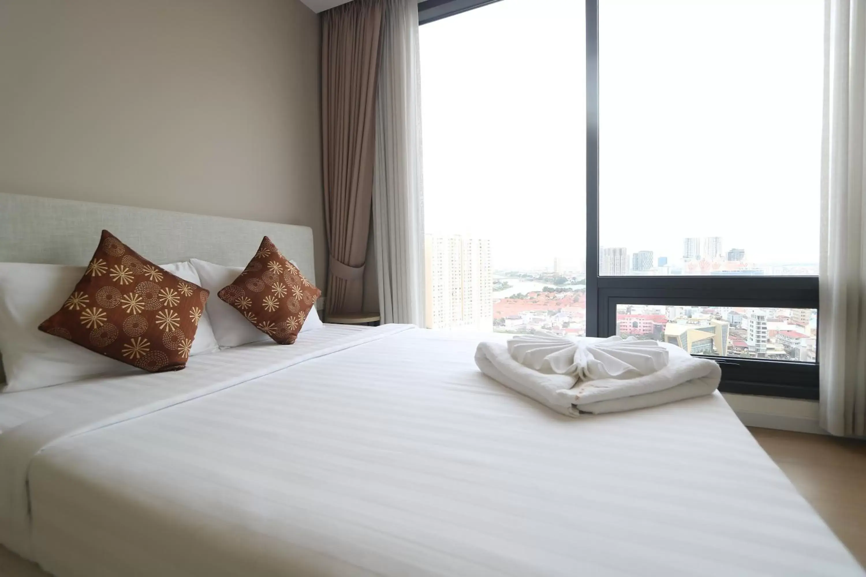 Triple Room with City View in The Penthouse Residence Triple Room with City View in The Penthouse Residence