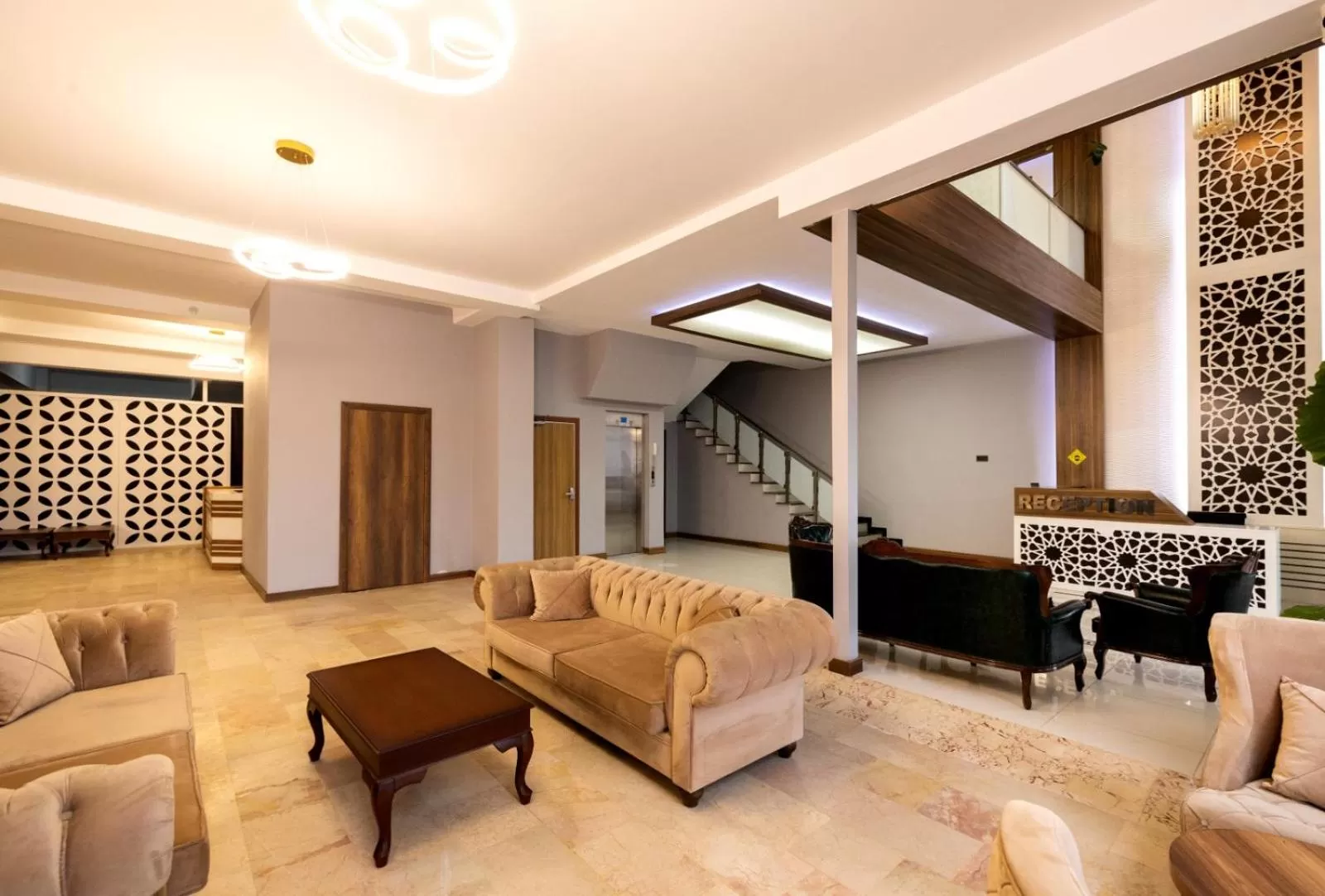 Seating area in Türkler Suite Hotel