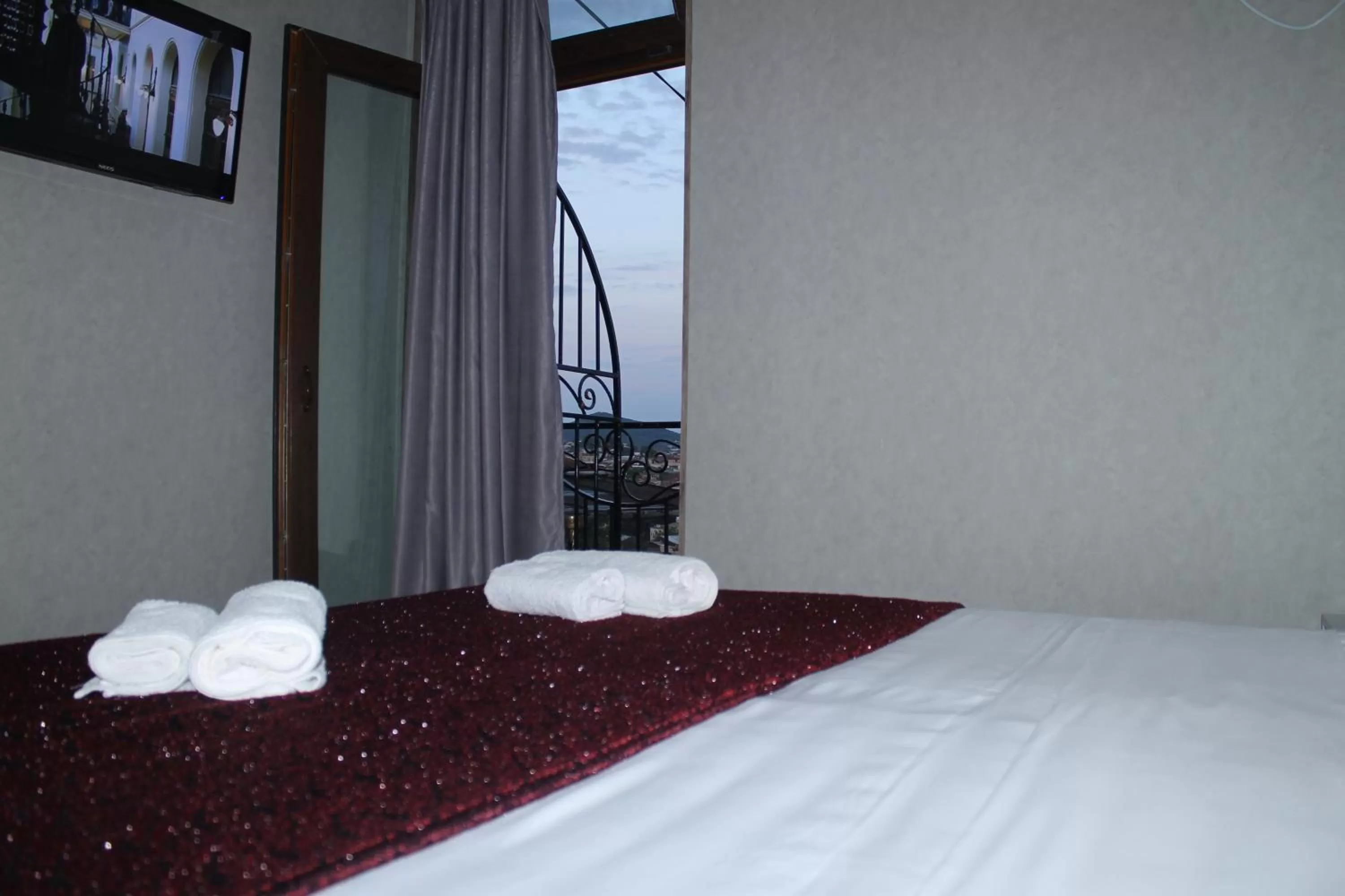 Bed in Hotel Tskhumi