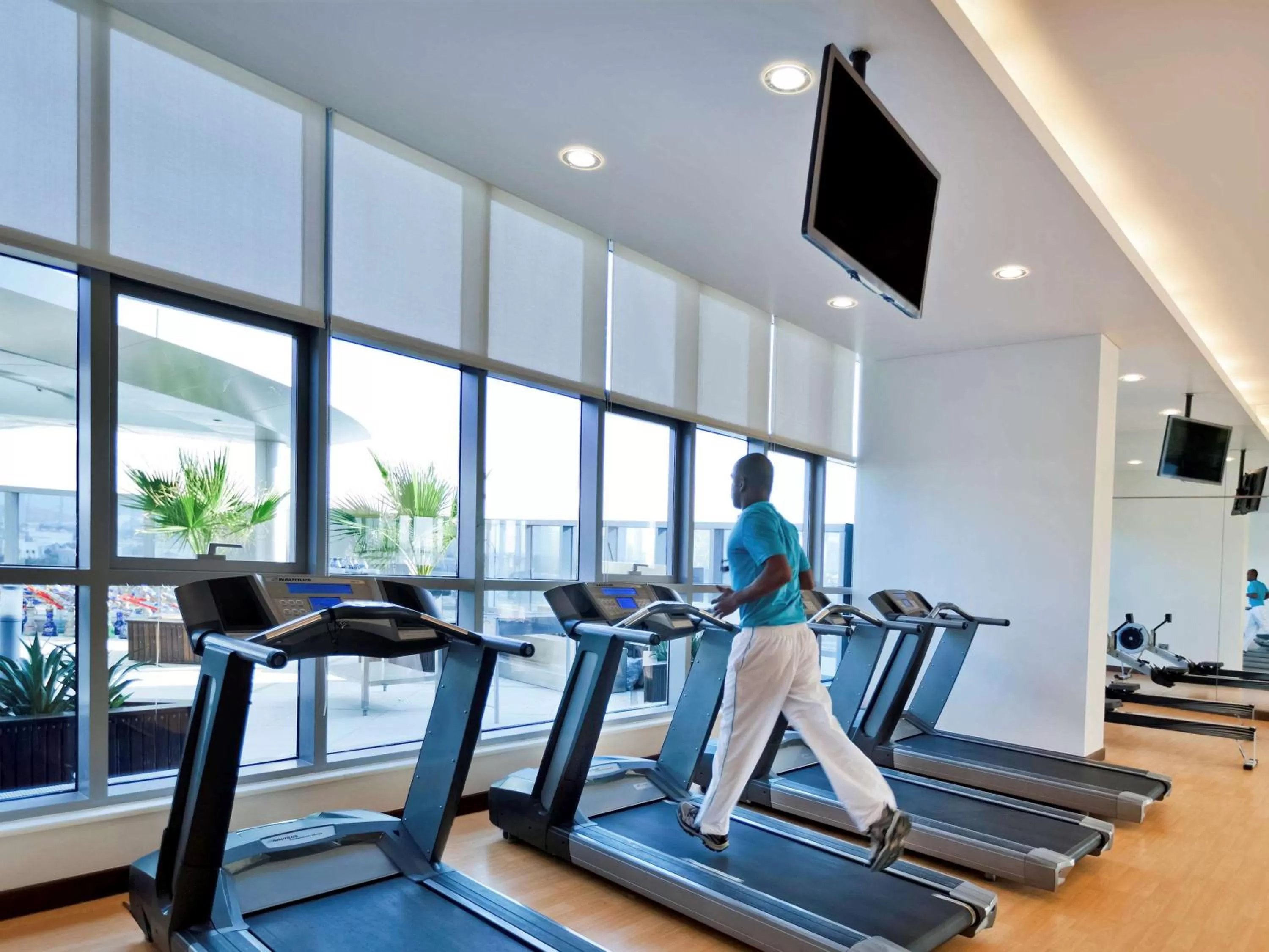 Fitness centre/facilities in Novotel Abu Dhabi Gate