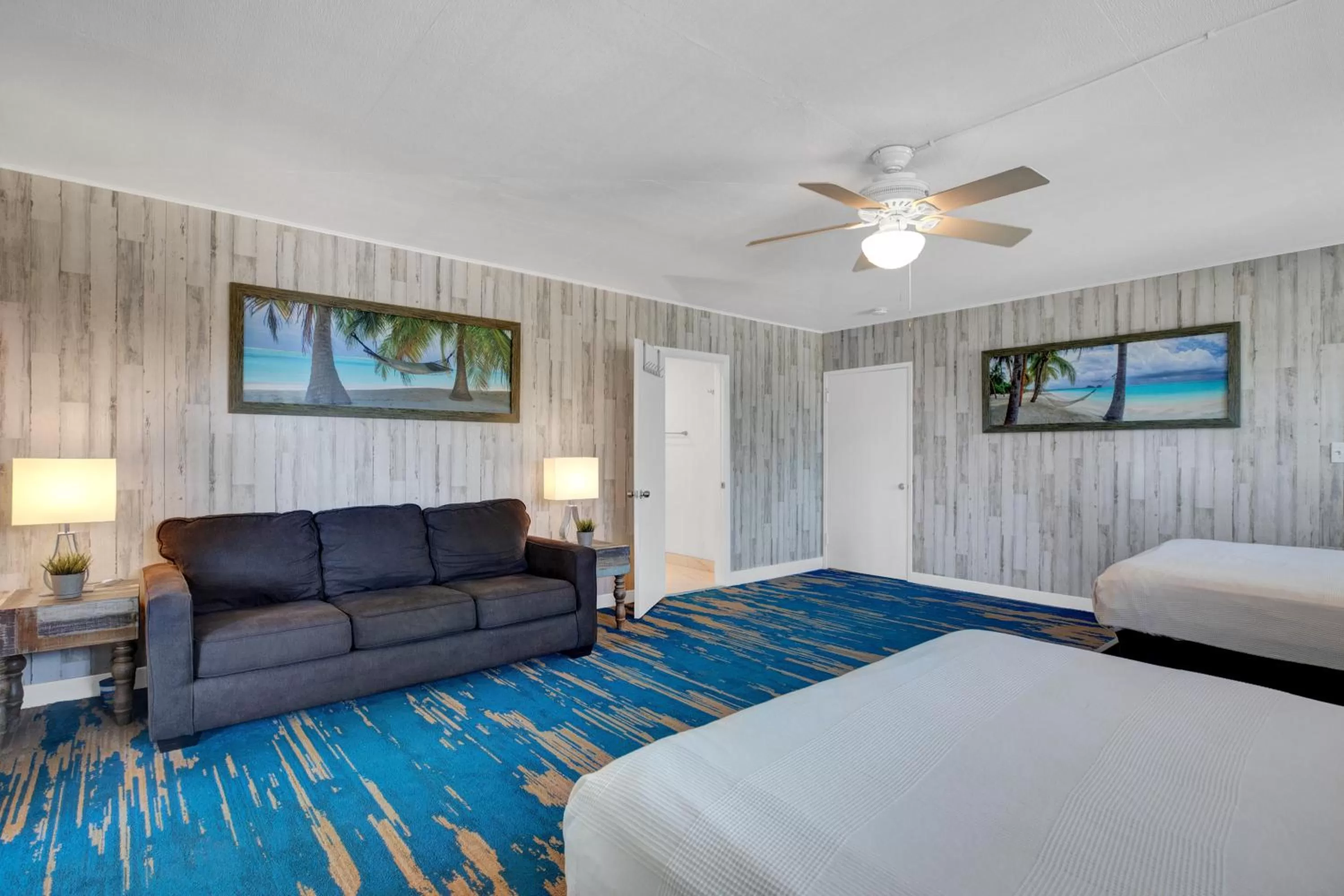 Bedroom, Bed in Seascape Resort & Marina
