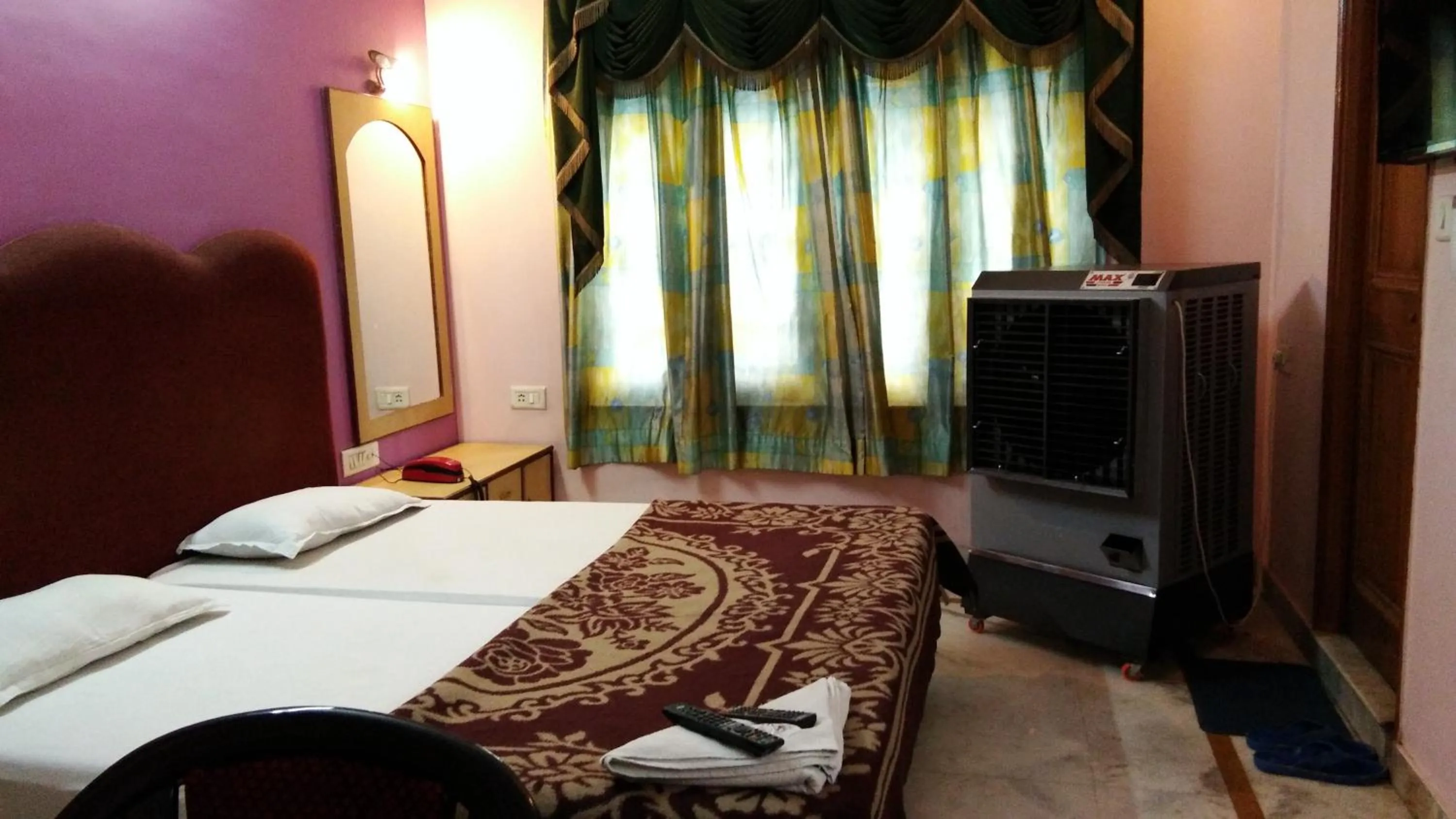 bunk bed, Bed in Hotel Mayur