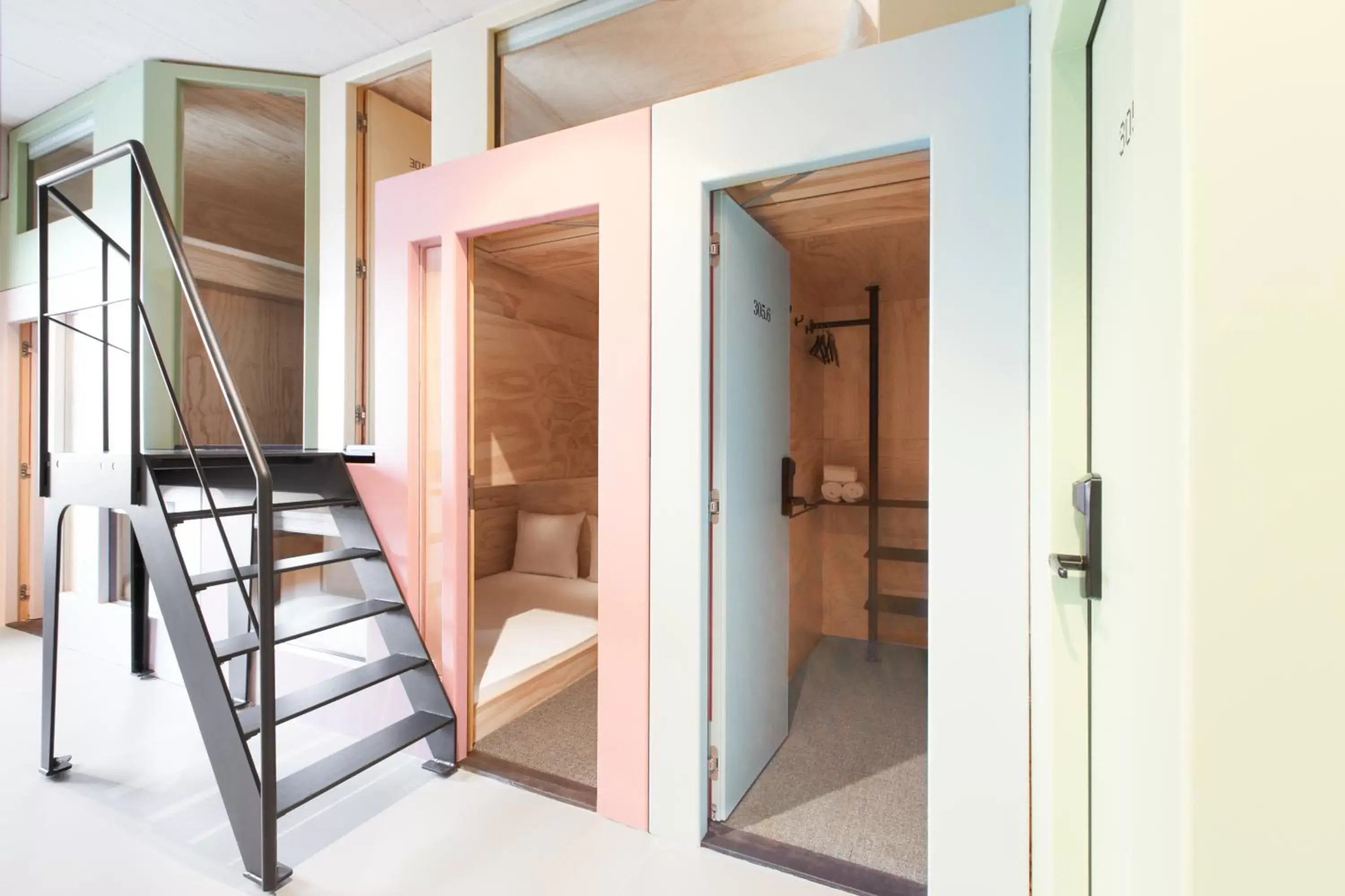 Sleep Cabin with Shared Bathroom in Volkshotel Sleep Cabin with Shared Bathroom in Volkshotel