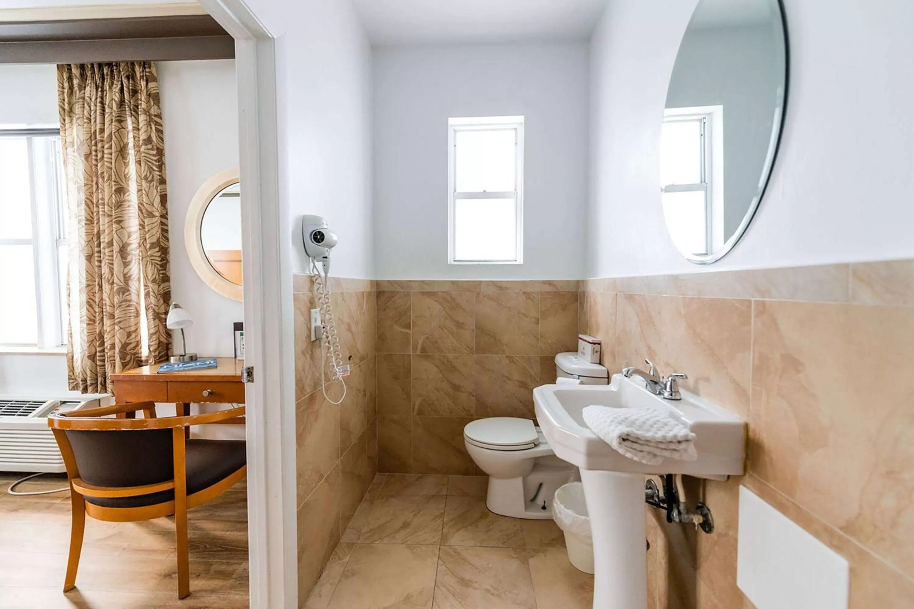 Bathroom in Majestic Hotel South Beach