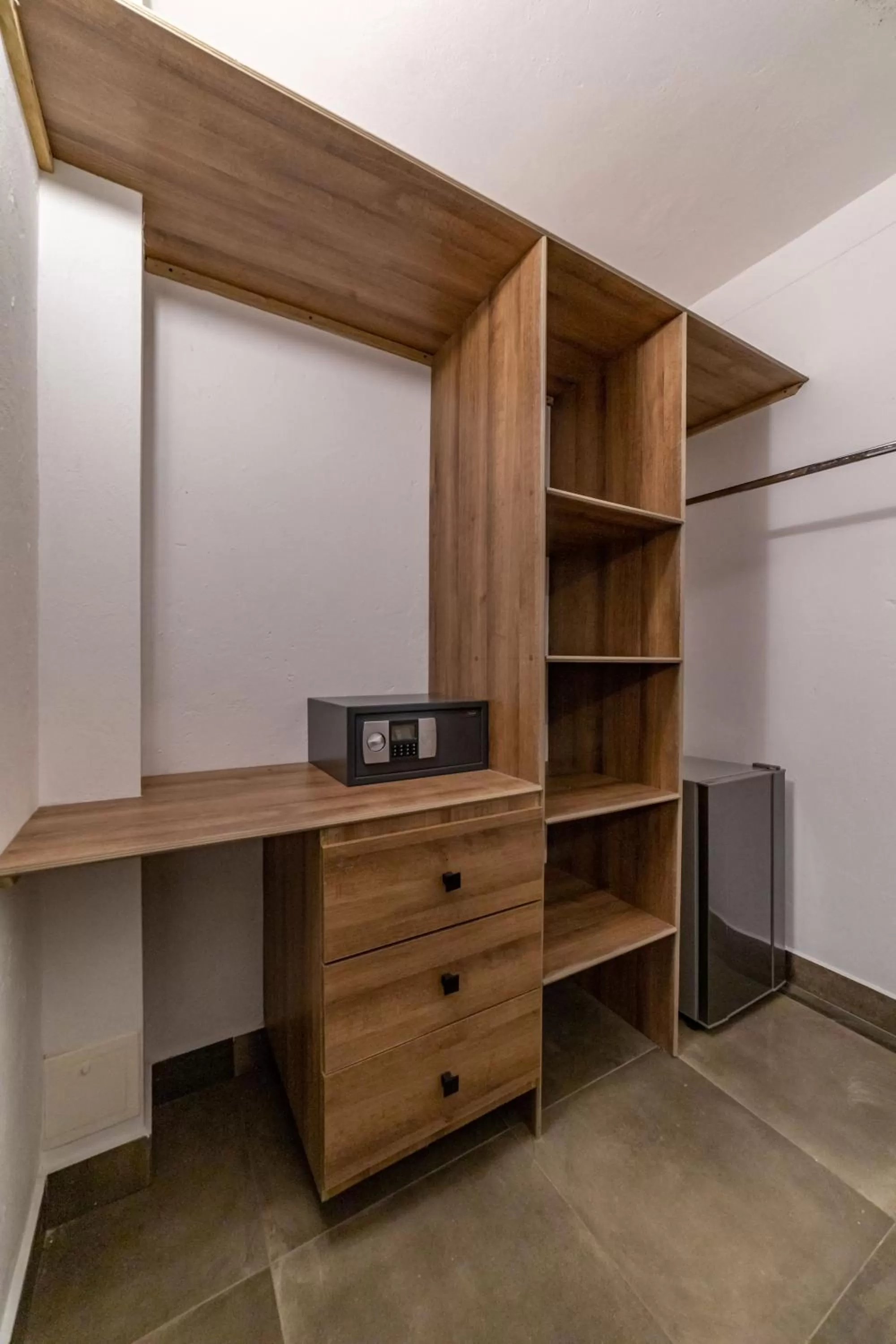 hair dresser, TV/Entertainment Center in Casa Jacaranda Hotel Boutique