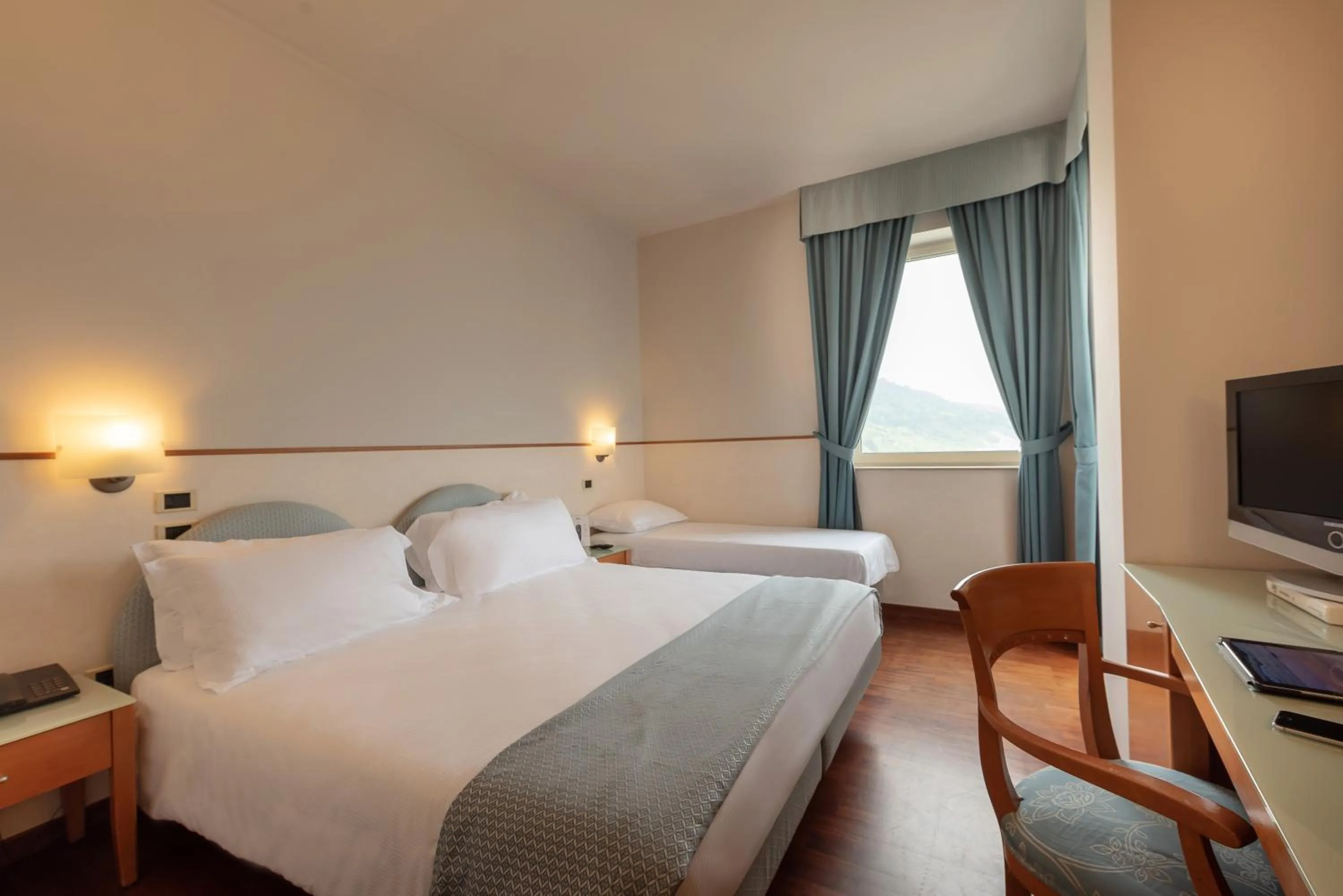 Bedroom, Bed in Hotel Baia Flaminia