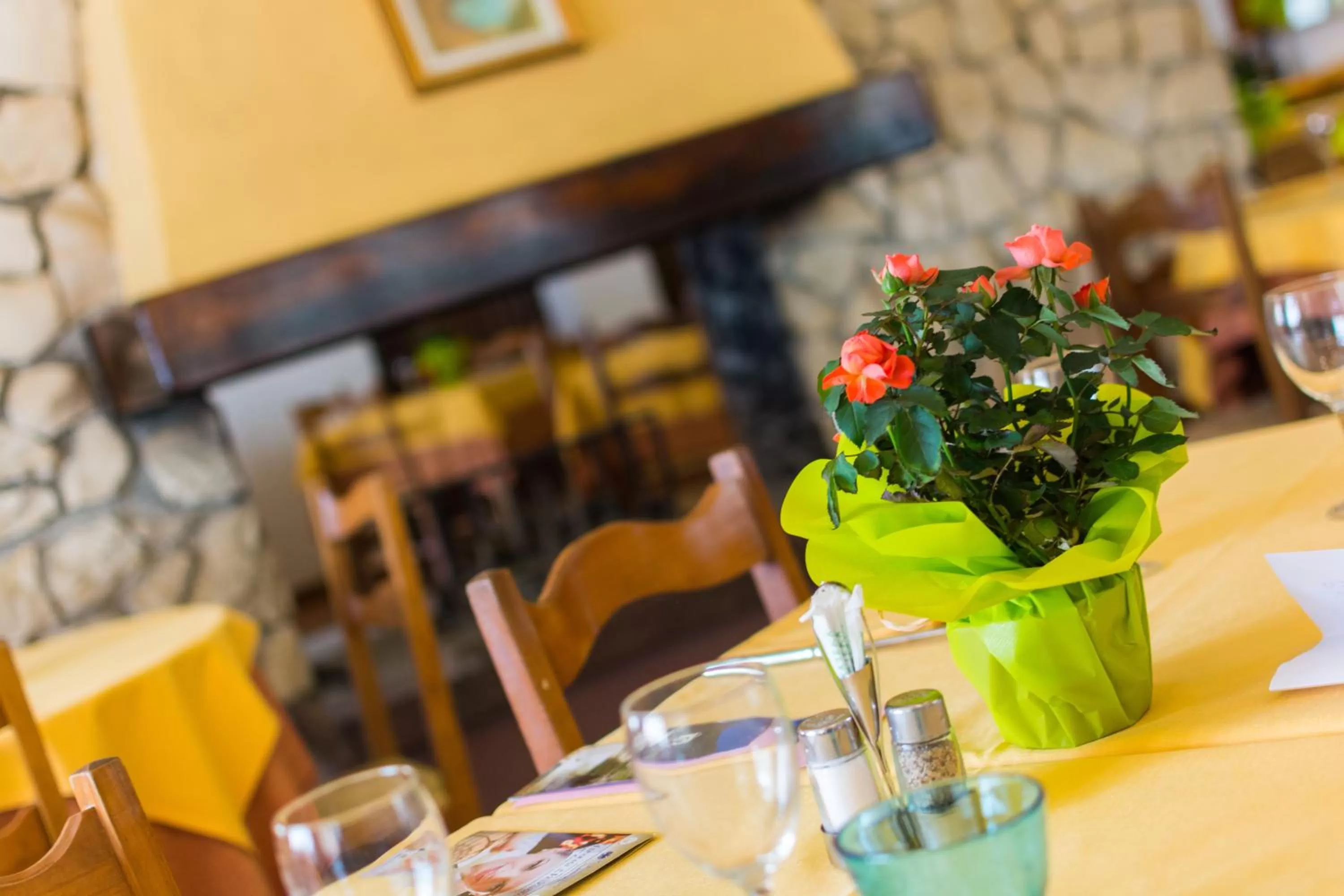 Restaurant/Places to Eat in Albergo Dalla Mena