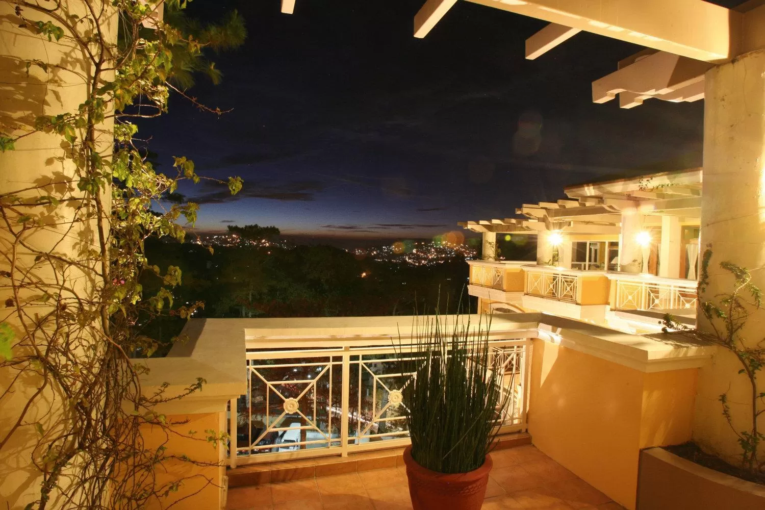 Night in Hotel Elizabeth - Baguio