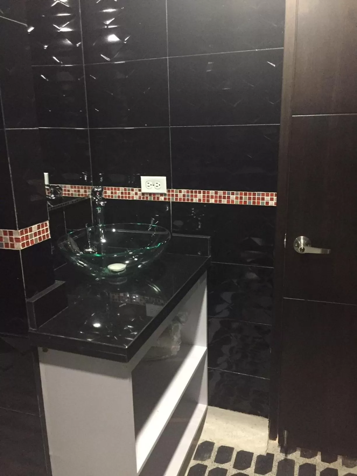 Kitchen/Kitchenette in Hotel Garden City Boutique