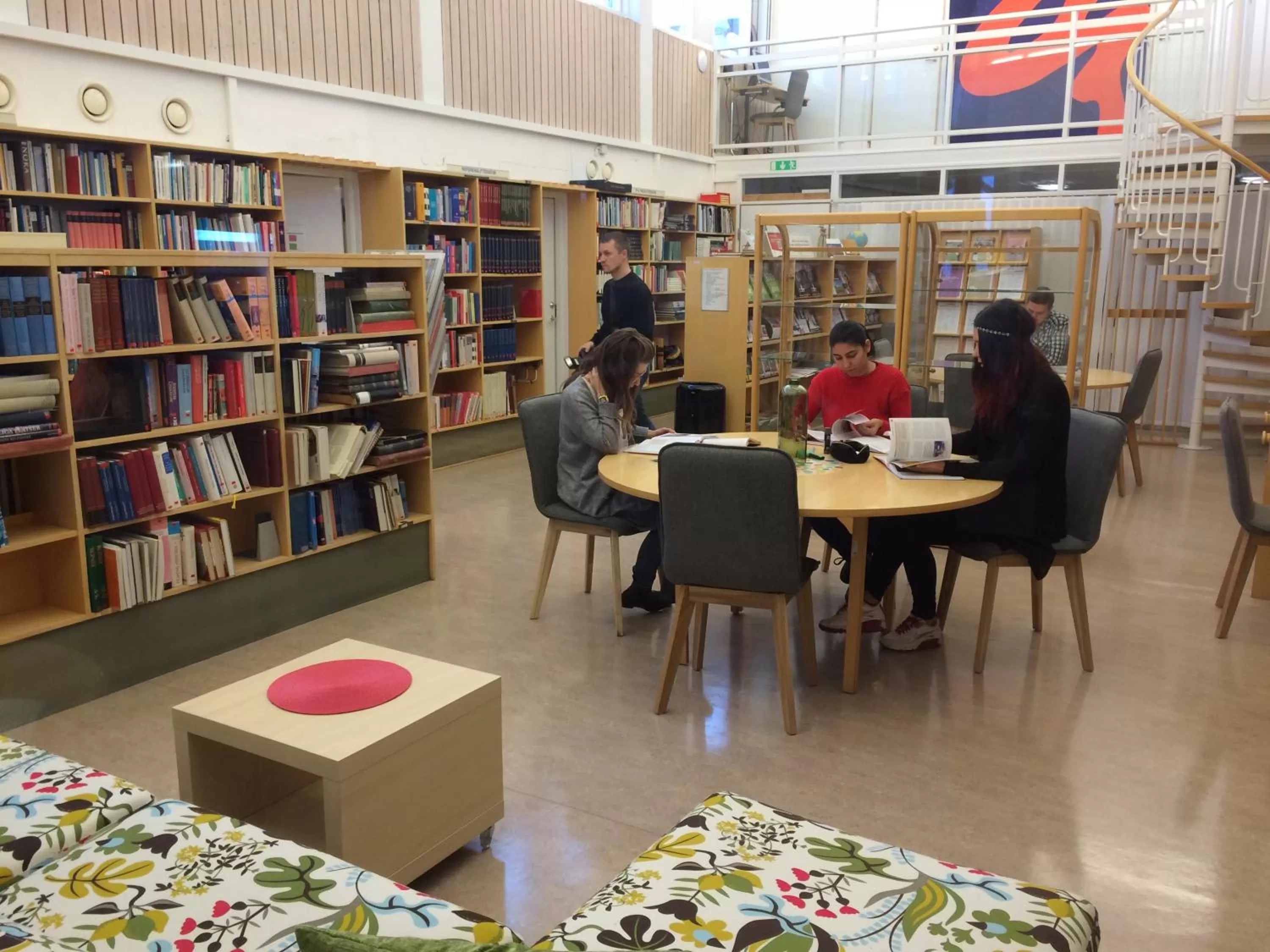 Library in STF Malmfältens Folkhögskola