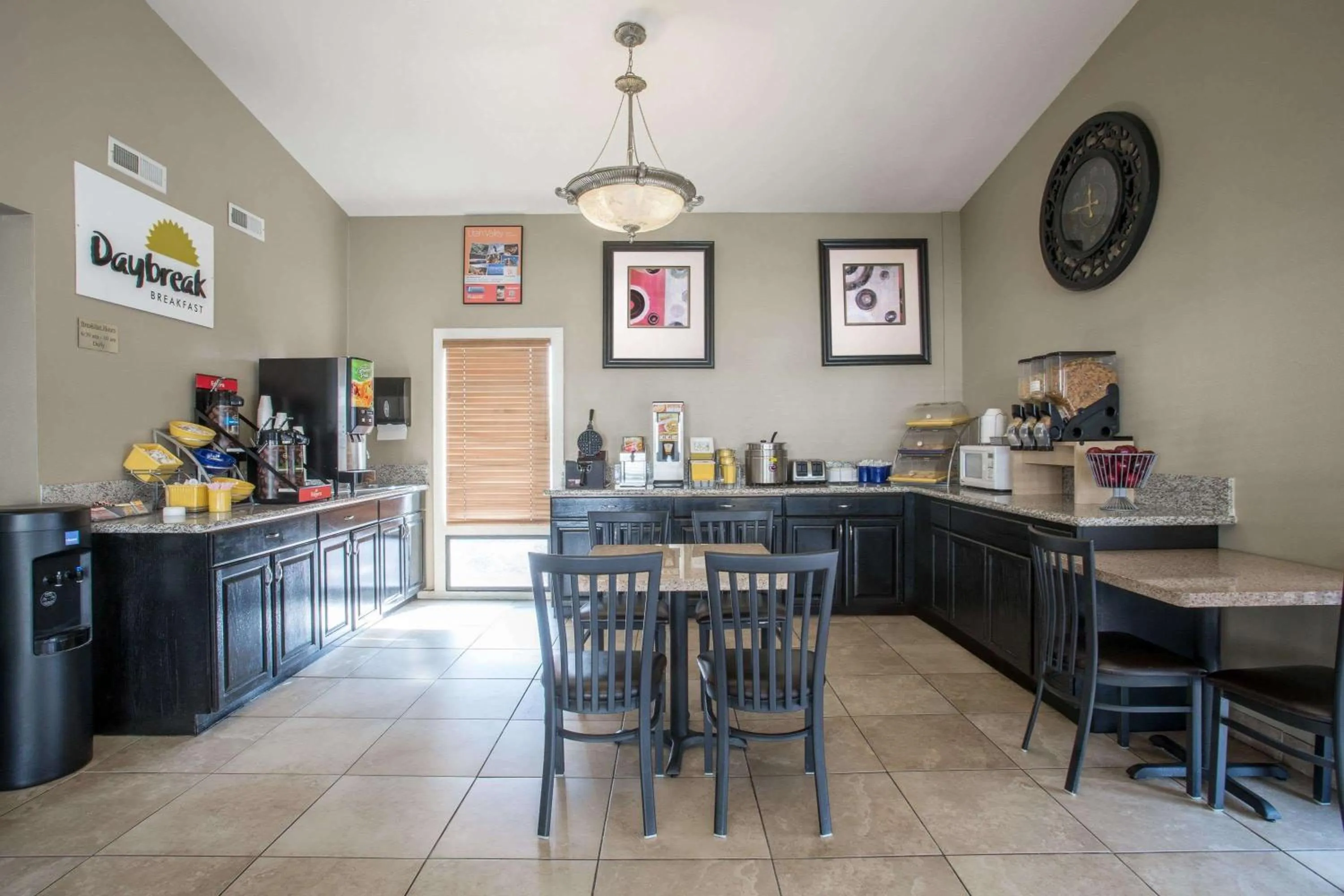 Restaurant/places to eat in Royal Inn Provo