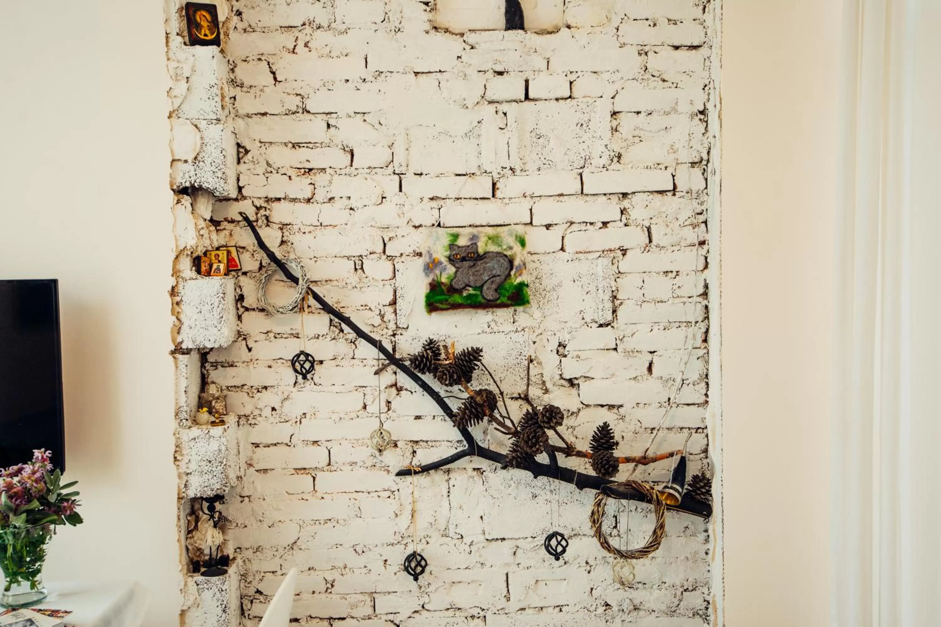 Communal lounge/ TV room in Veronika Home Tbilisi