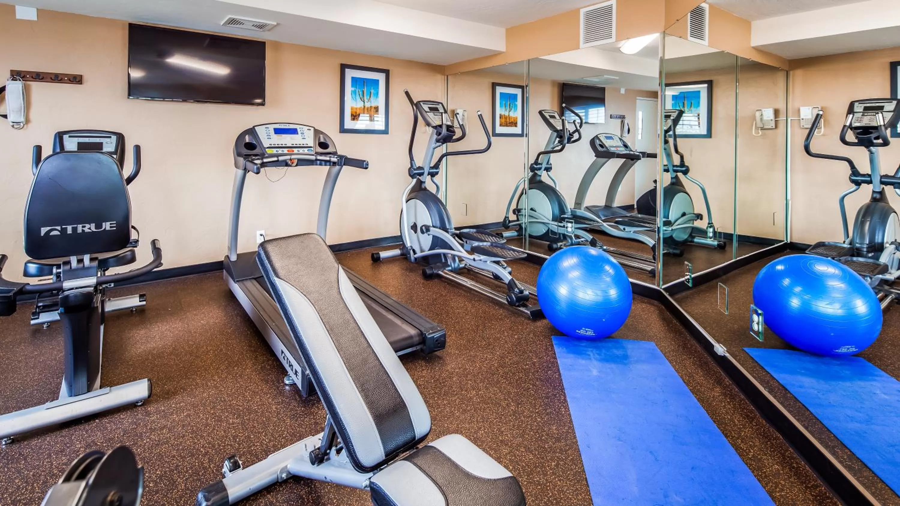 Fitness centre/facilities in Best Western View of Lake Powell Hotel