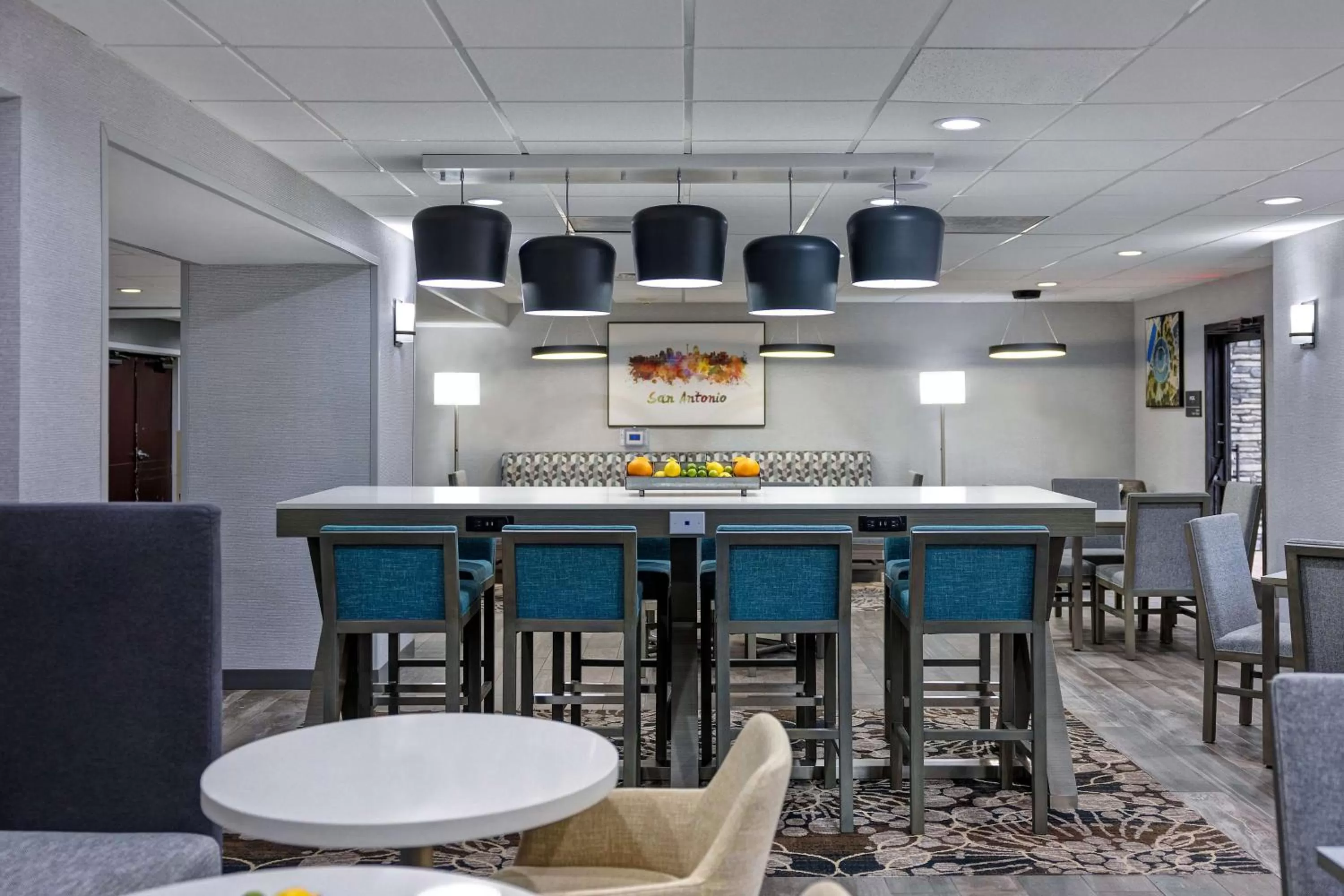 Breakfast in Hampton Inn San Antonio Downtown