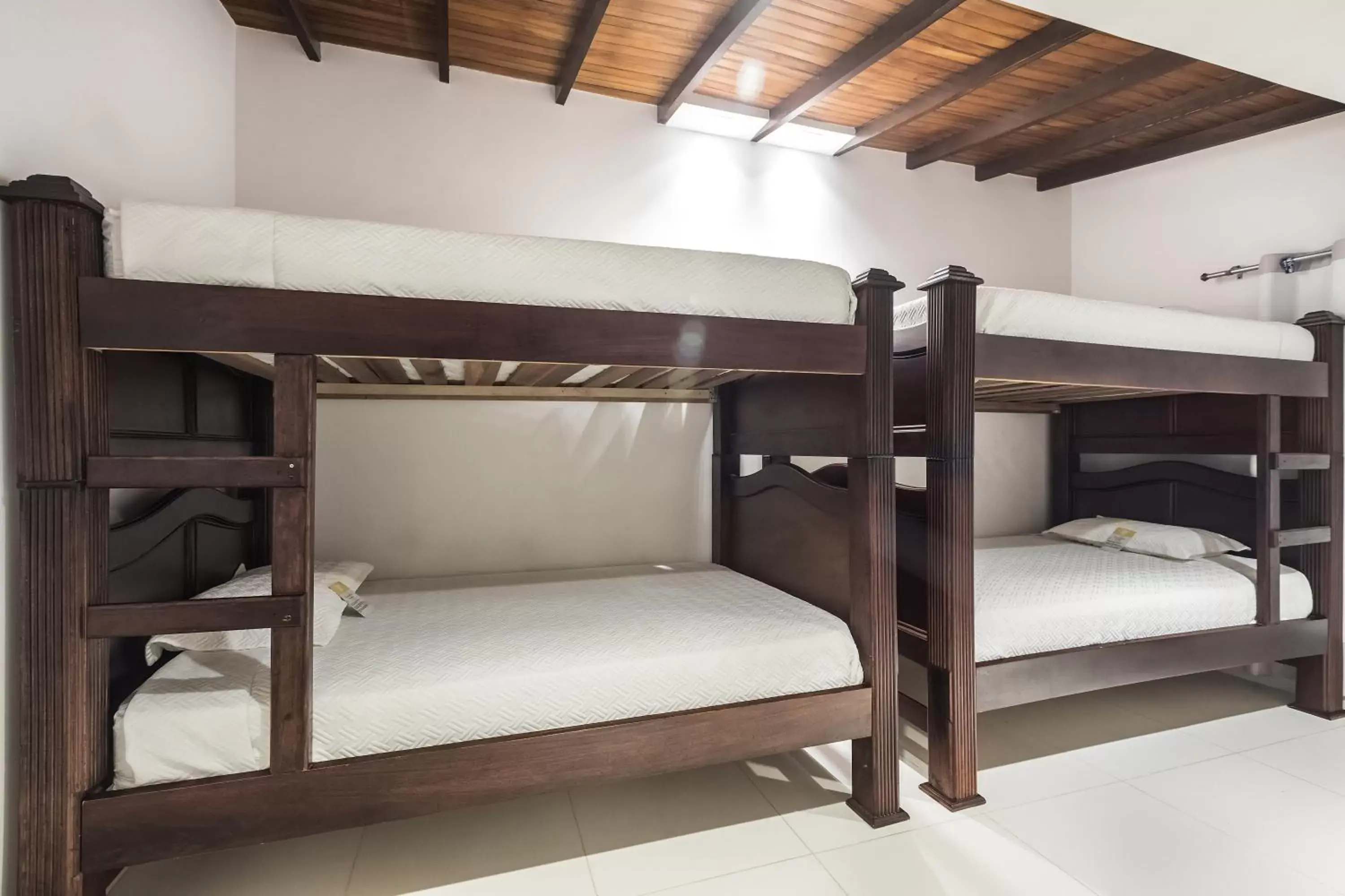 Quadruple Room with Private Bathroom - single occupancy in 3H HOTEL Av 70 Quadruple Room with Private Bathroom - single occupancy in 3H HOTEL Av 70