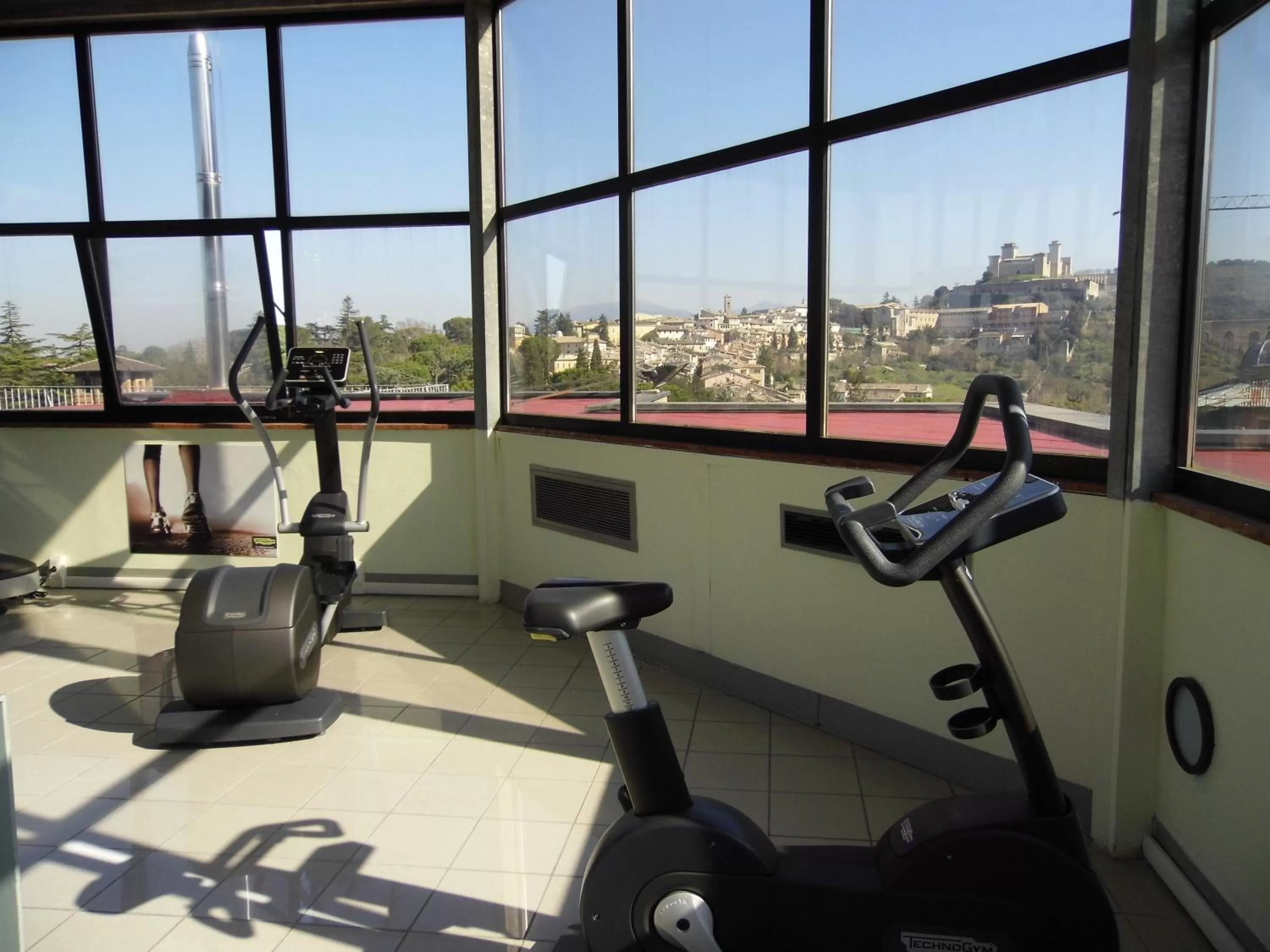 Fitness centre/facilities in Albornoz Palace Hotel