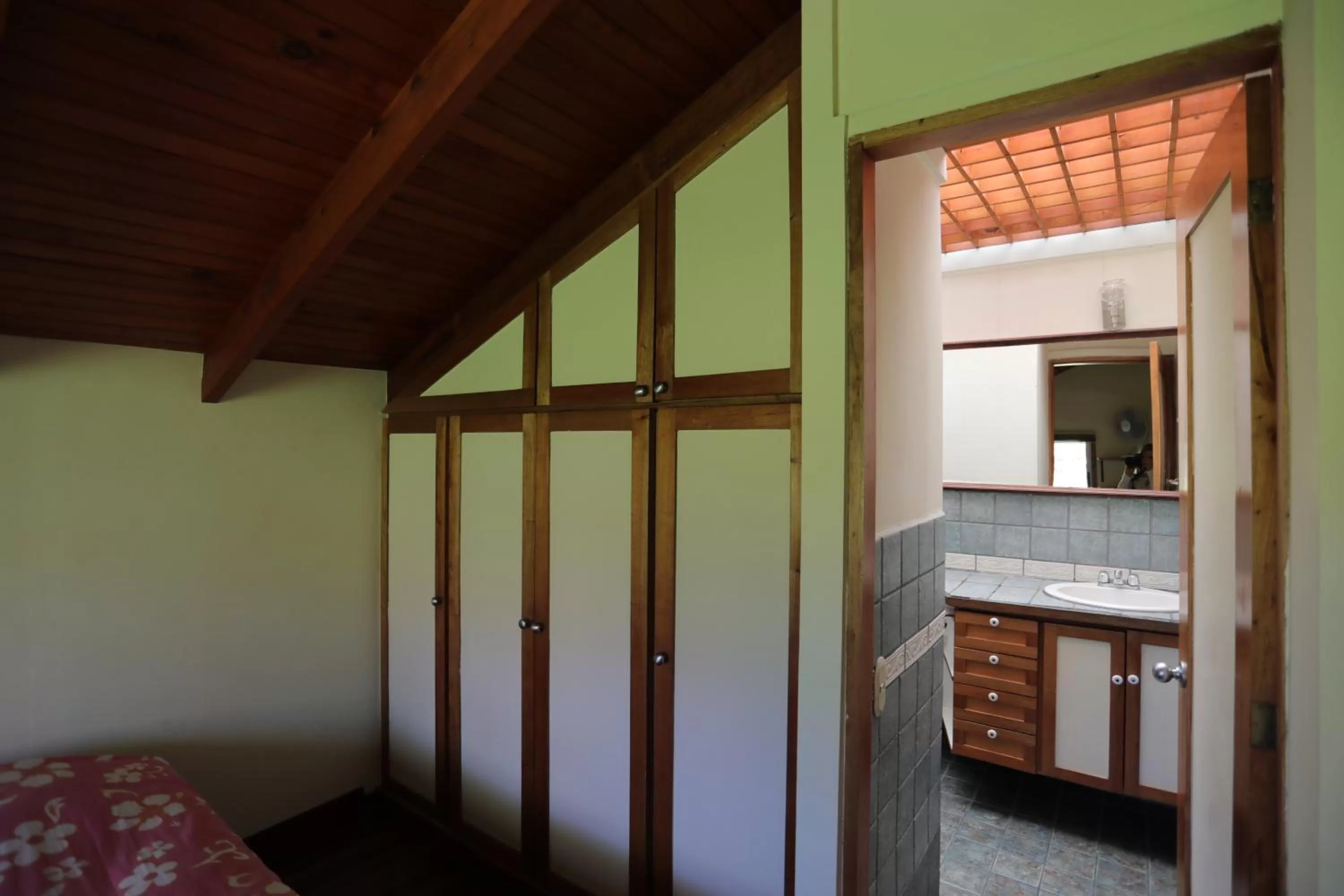 Bathroom, Bed in Tierra Magica B&B and Art Studio