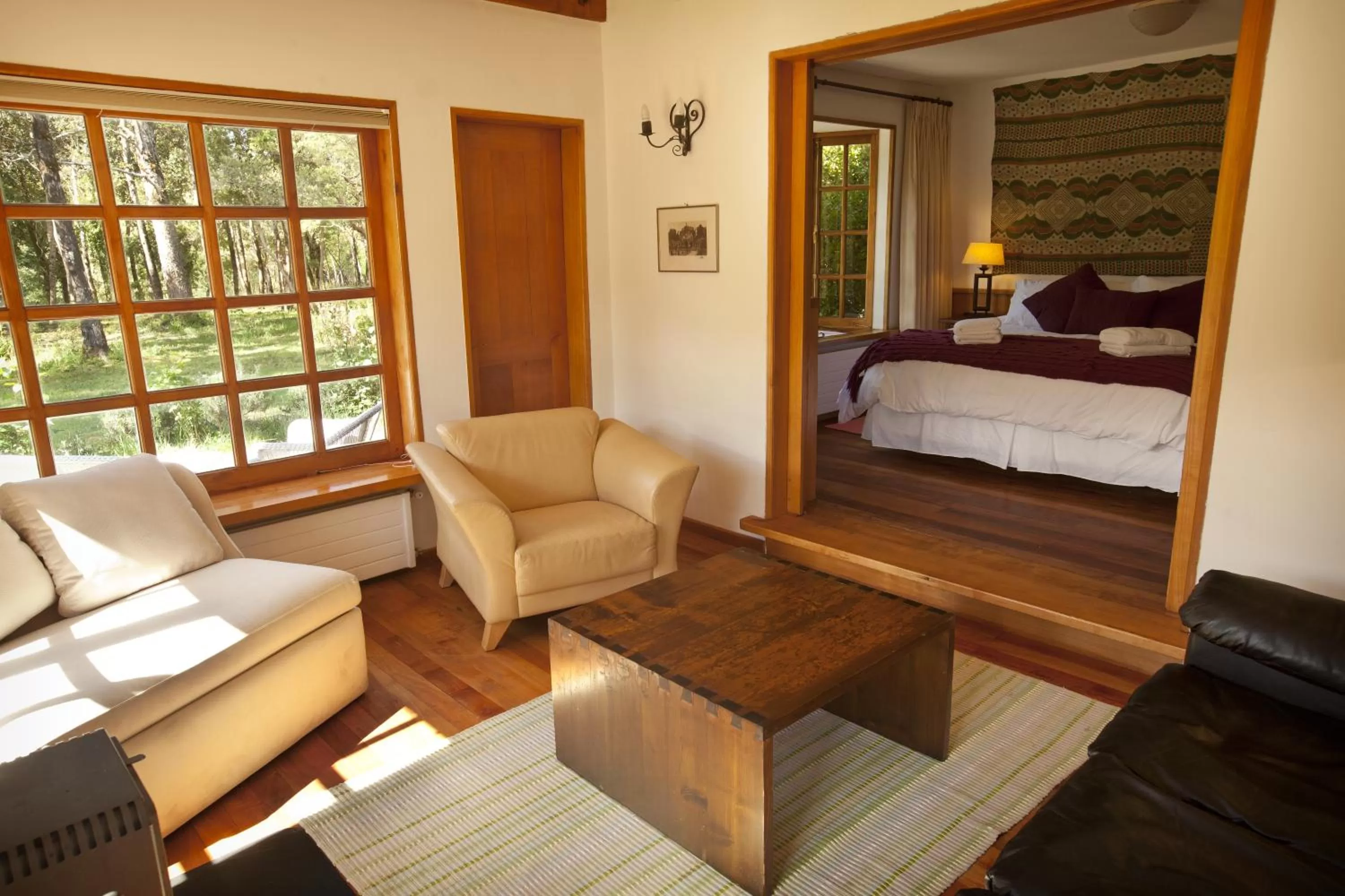 Photo of the whole room, Seating Area in Hotel Posada del Río - Parque Metreñehue
