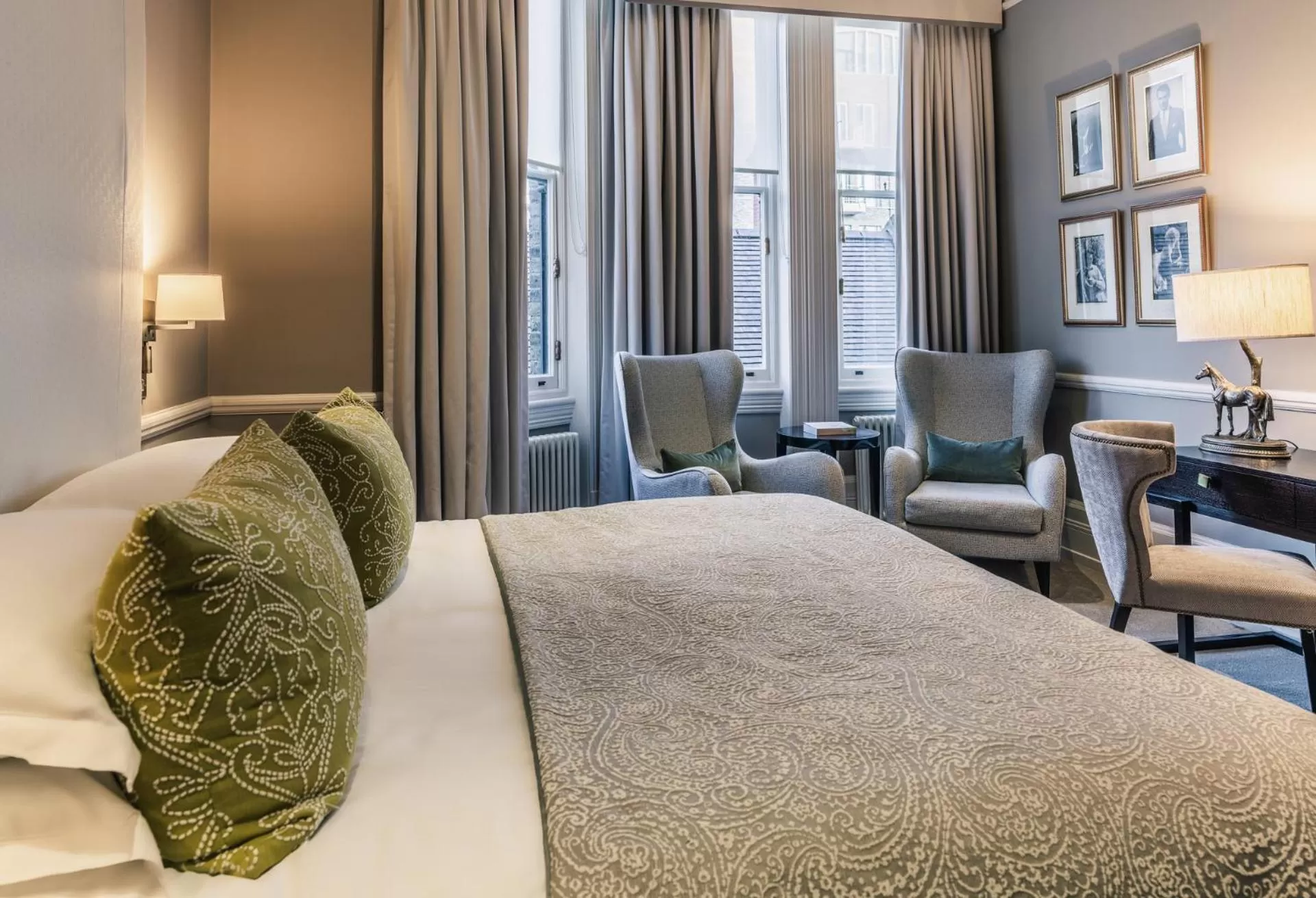 Photo of the whole room, Bed in 11 Cadogan Gardens and The Apartments by Iconic Luxury Hotels