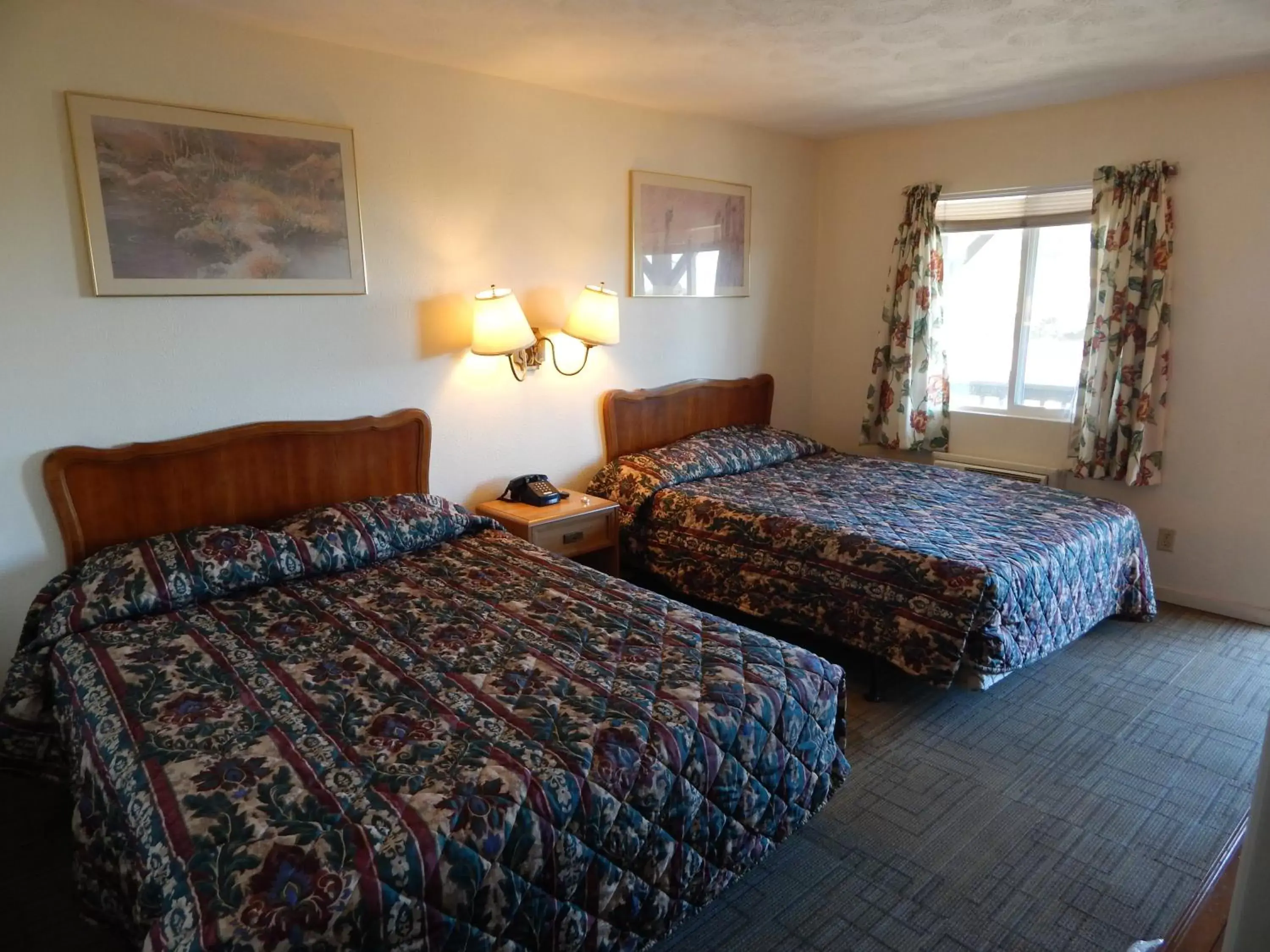 Deluxe Queen Room with Two Queen Beds in Ute Motel Deluxe Queen Room with Two Queen Beds in Ute Motel