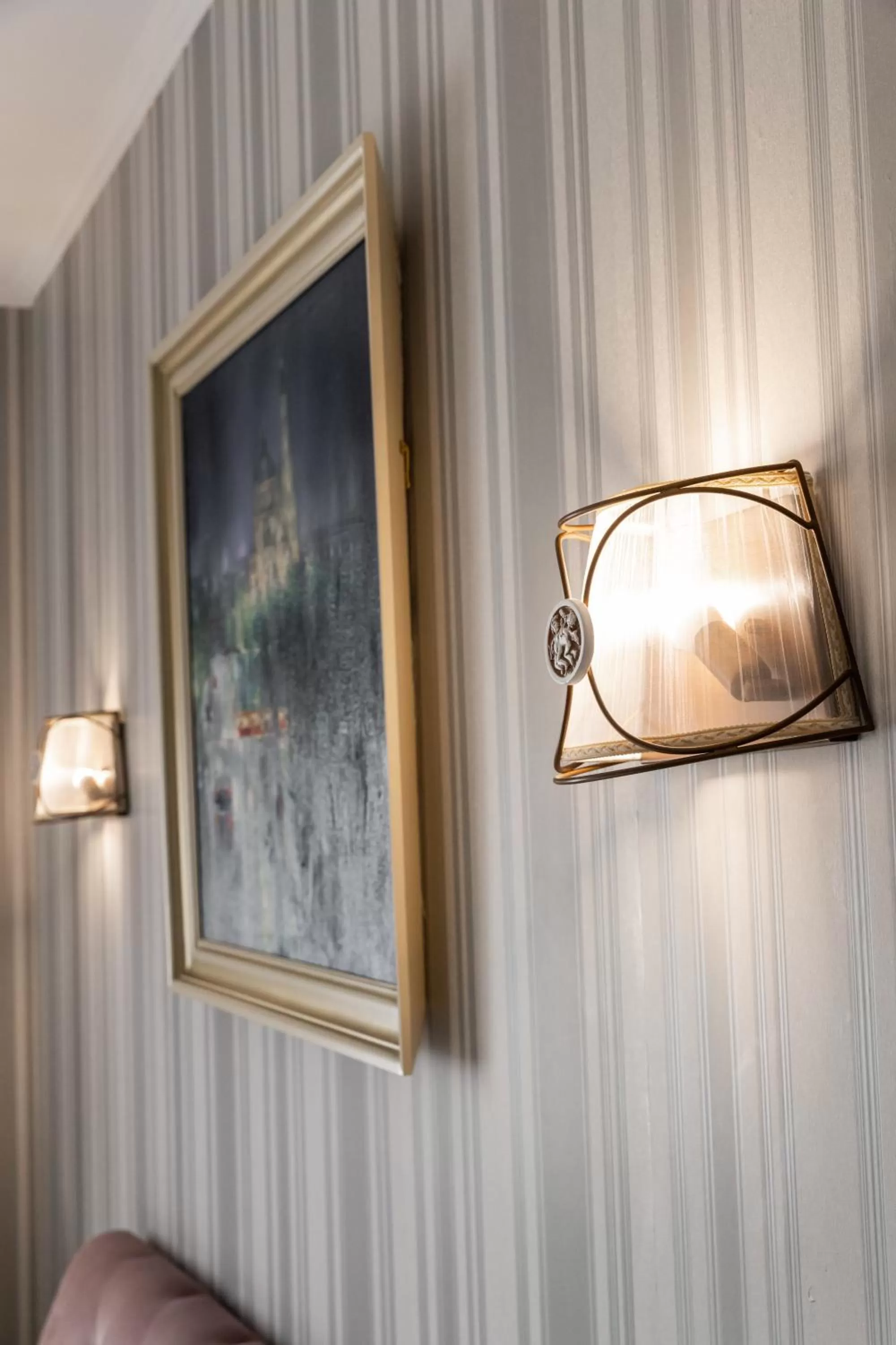 Photo of the whole room, TV/Entertainment Center in Hotel "Mandarin Clubhouse"