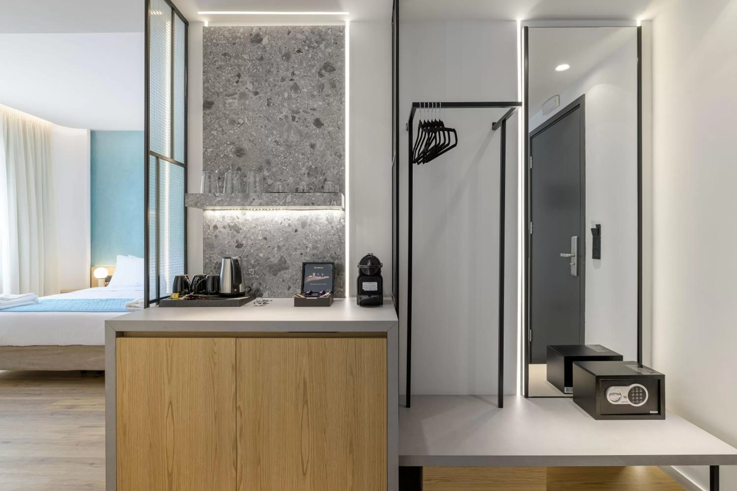 Acropolis Magenta Luxury Suites