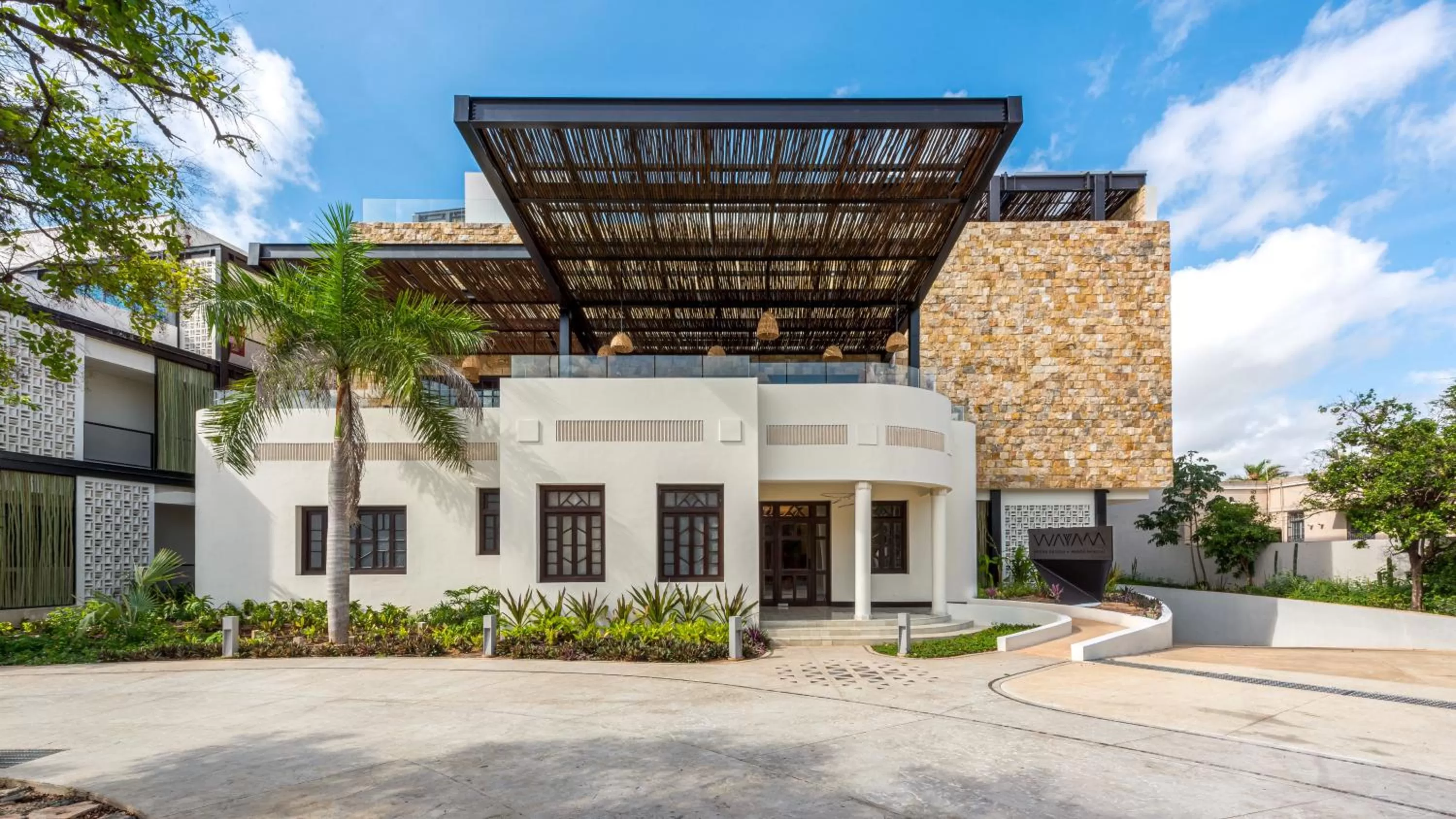 Facade/entrance in Wayam Mundo Imperial