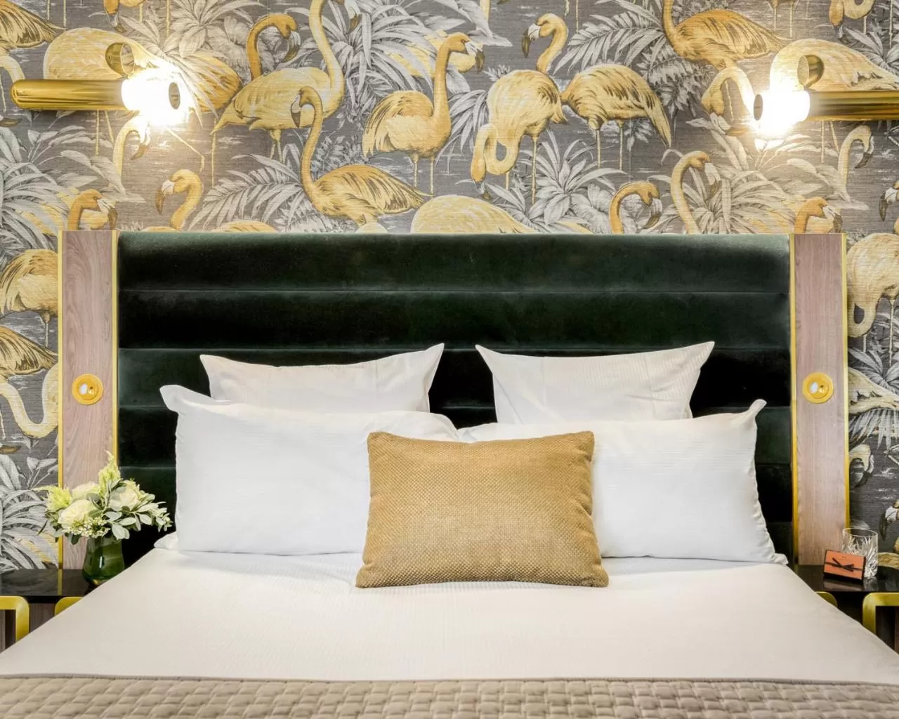 Bed in Hotel Opéra Opal