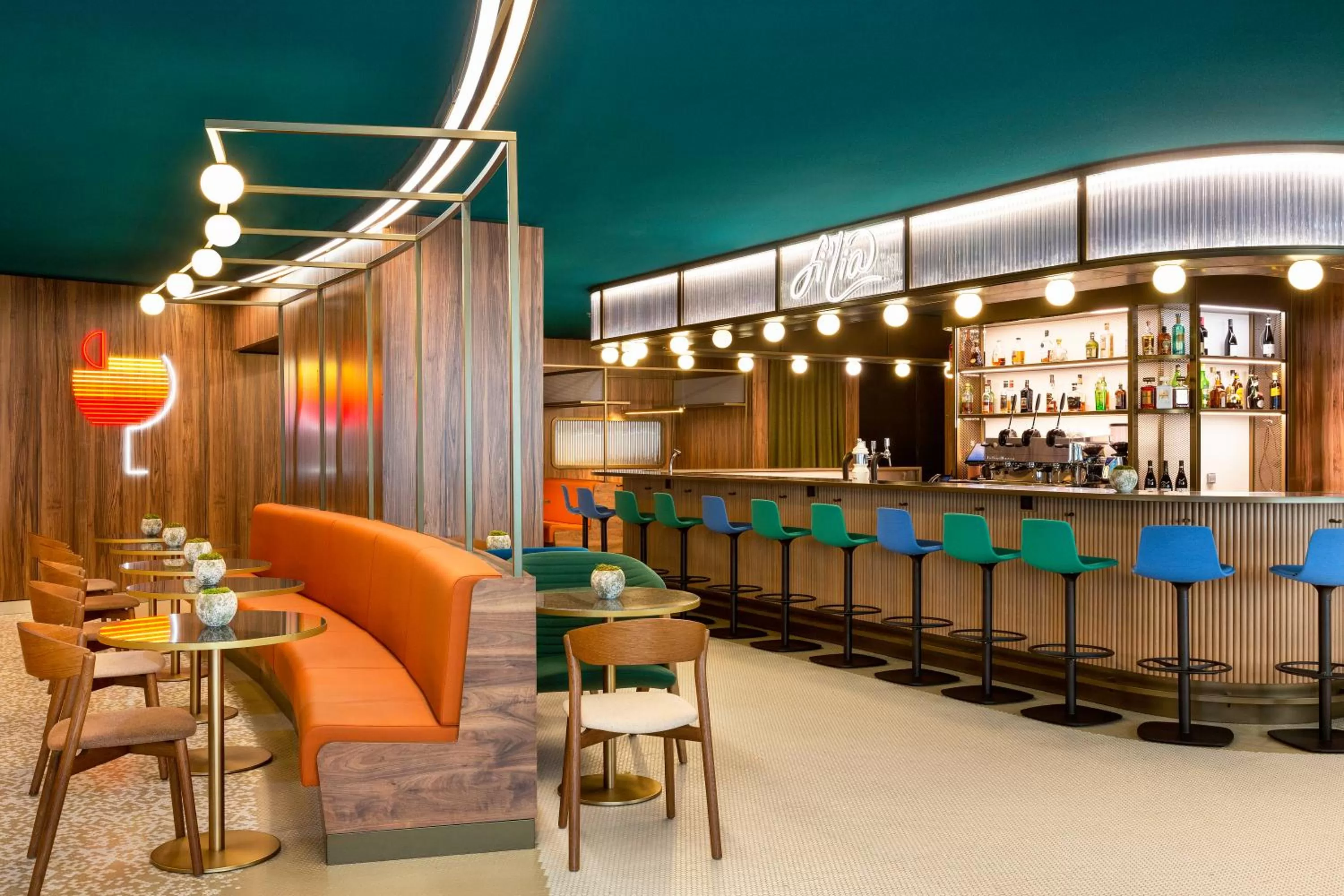 Restaurant/places to eat in Pullman Paris Montparnasse