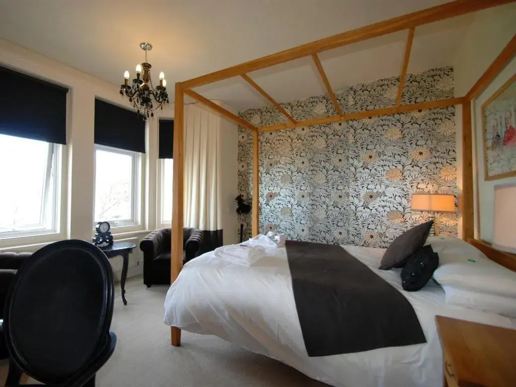 Deluxe King Room in The Gladstone Deluxe King Room in The Gladstone