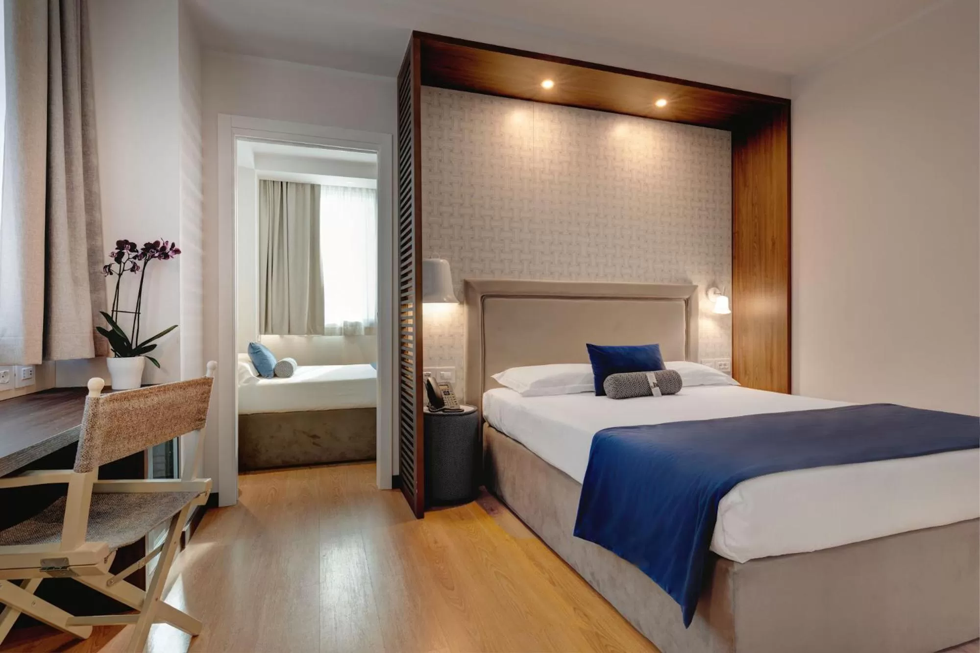 Bed in Fly Decó Hotel