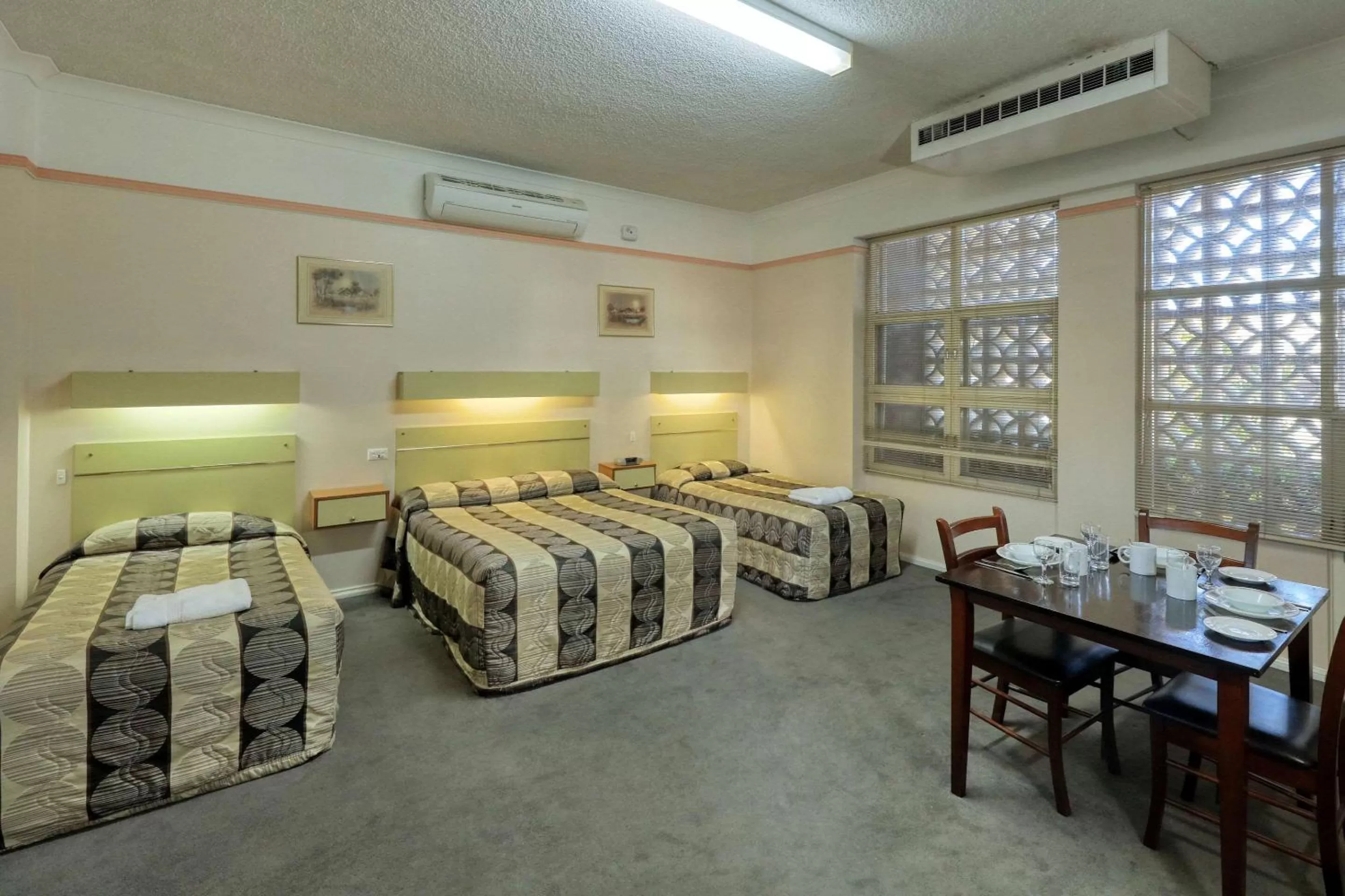 Bedroom, Bed in Comfort Inn Crystal Broken Hill