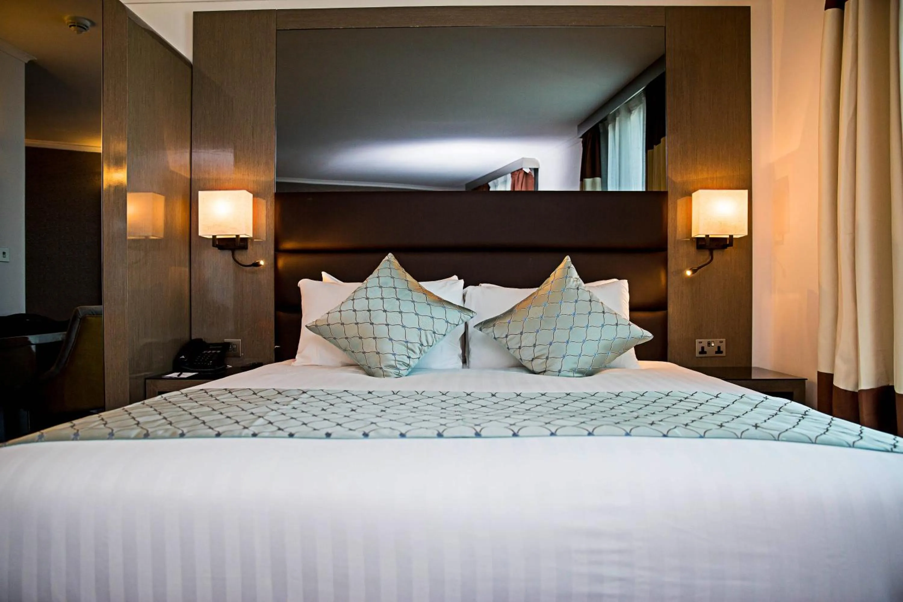 Bedroom, Bed in Atrium Hotel Heathrow