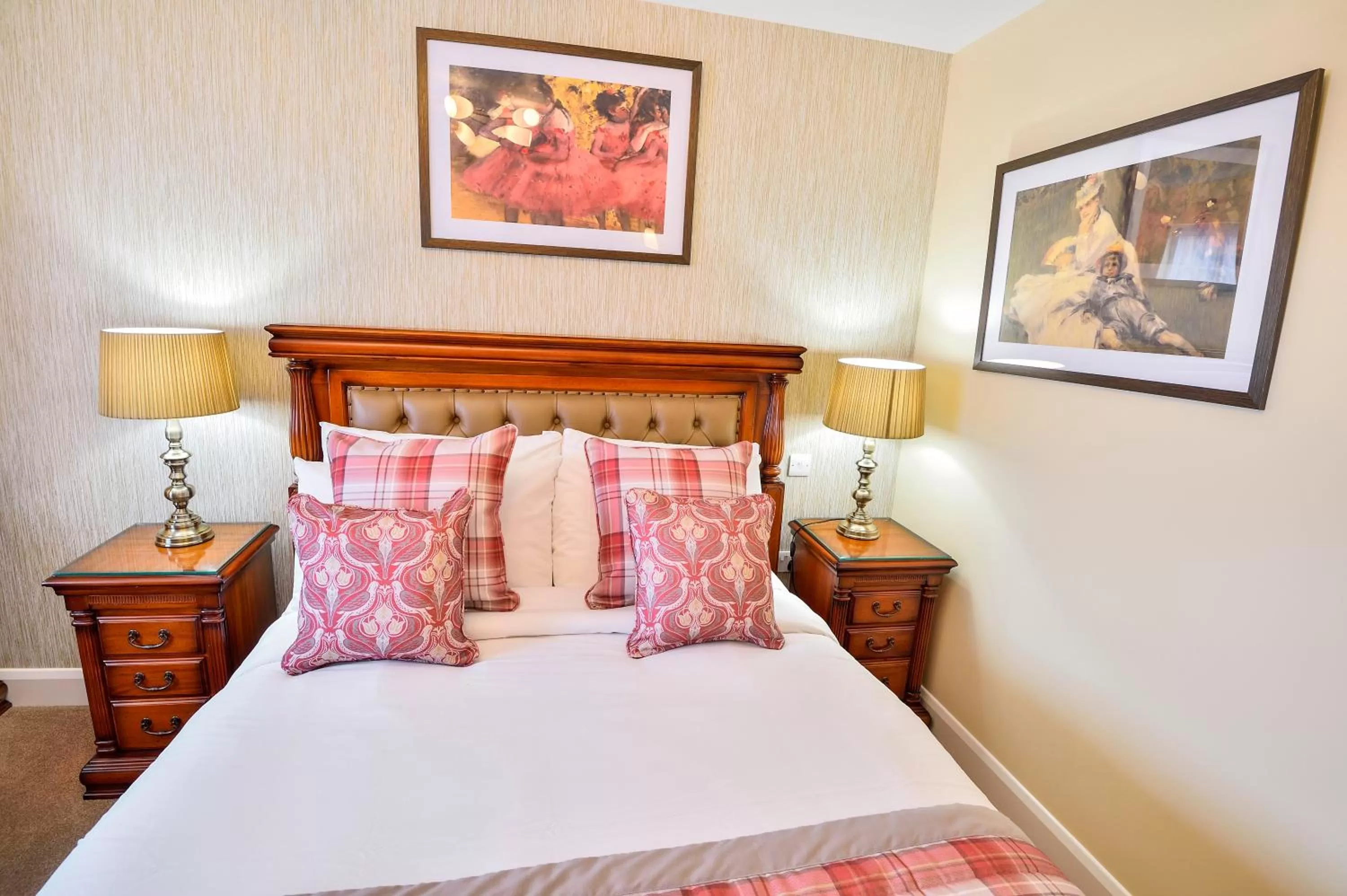 Bedroom, Bed in The George Hotel