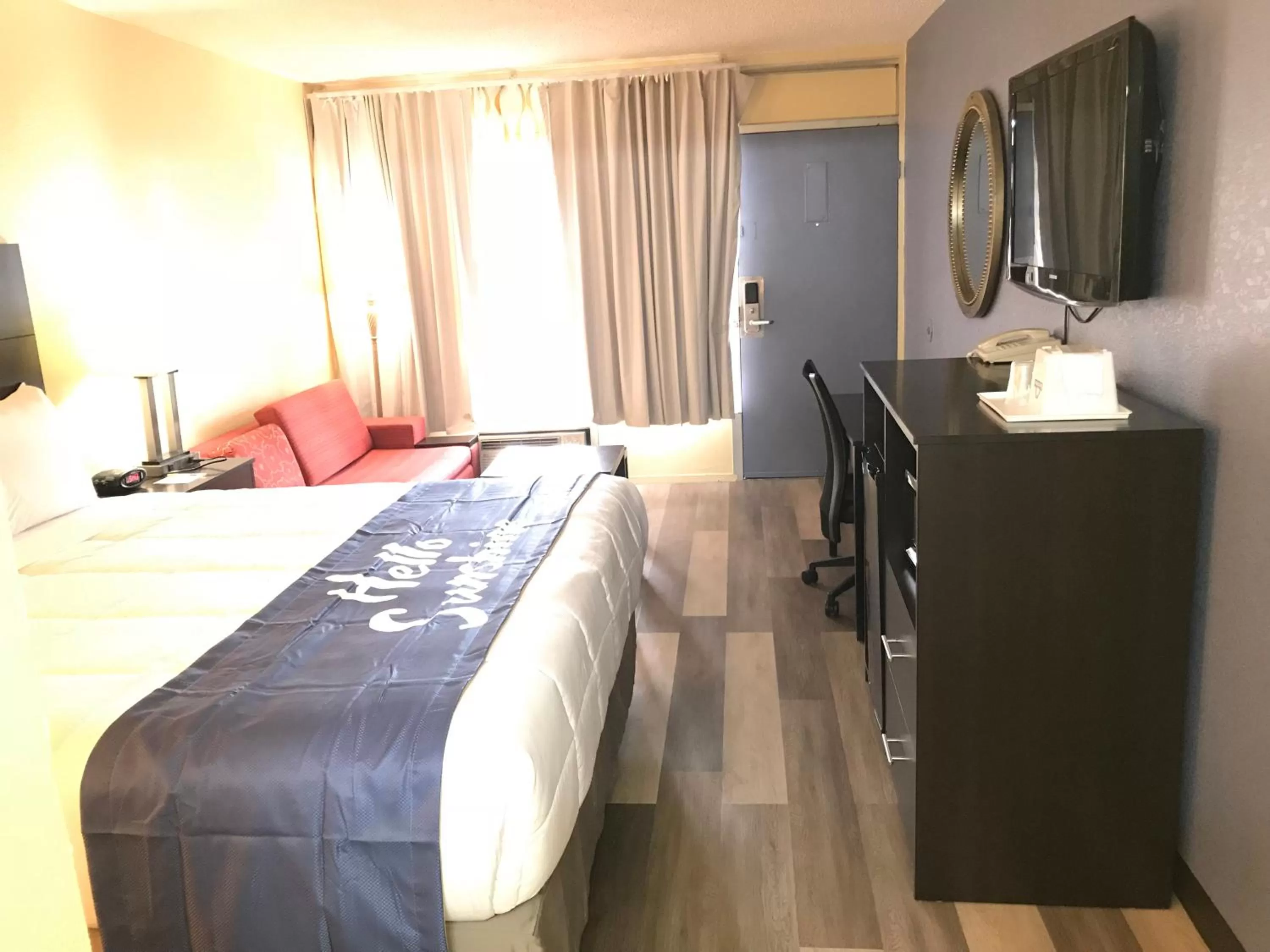 Bedroom, Bed in Days Inn by Wyndham Greensboro Airport