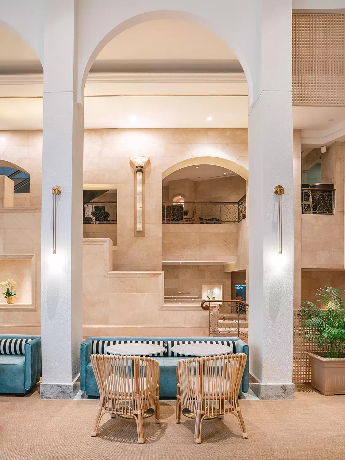 Lounge or bar in Furama RiverFront