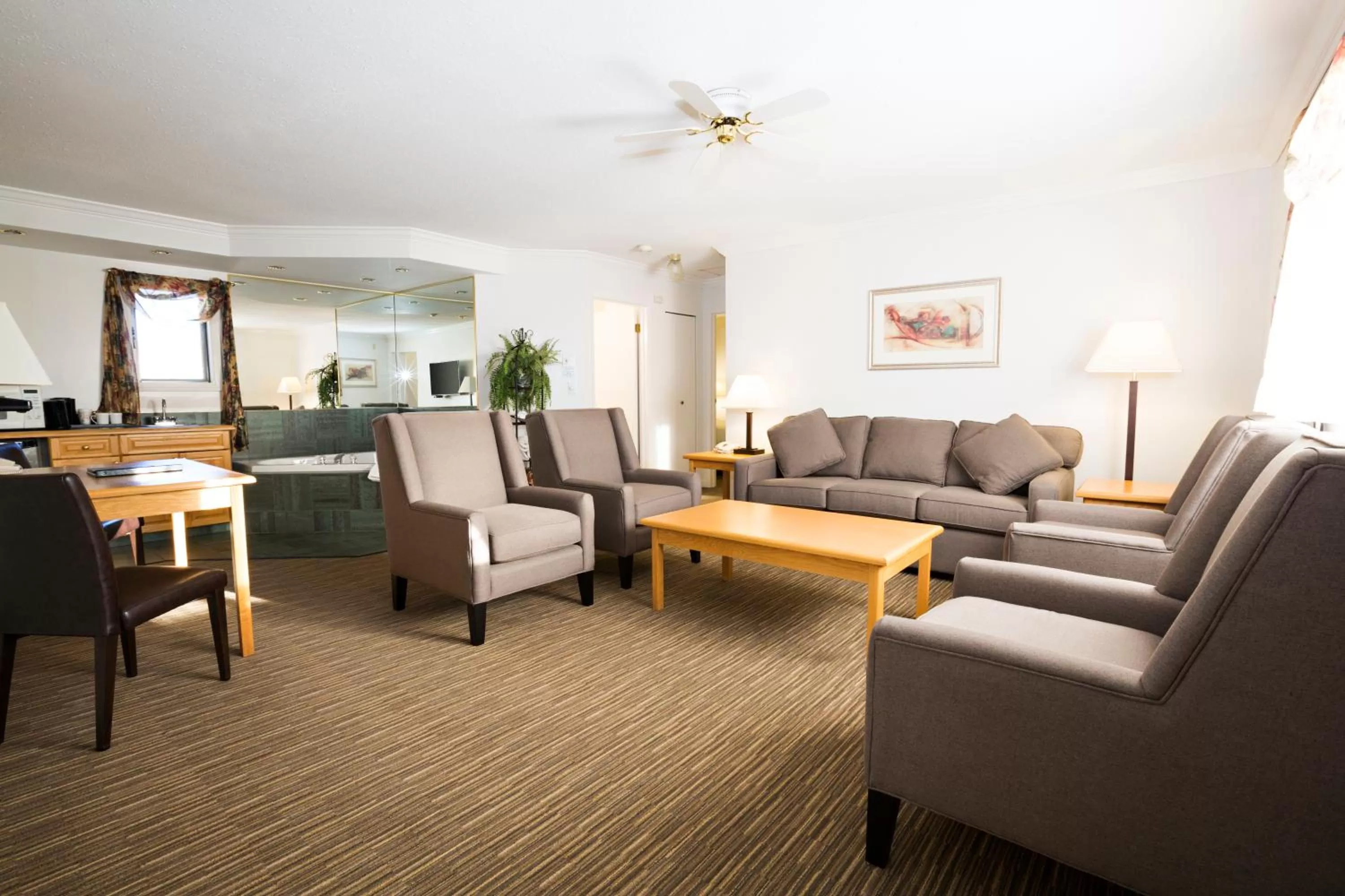 Seating area in Tower Inn & Suites